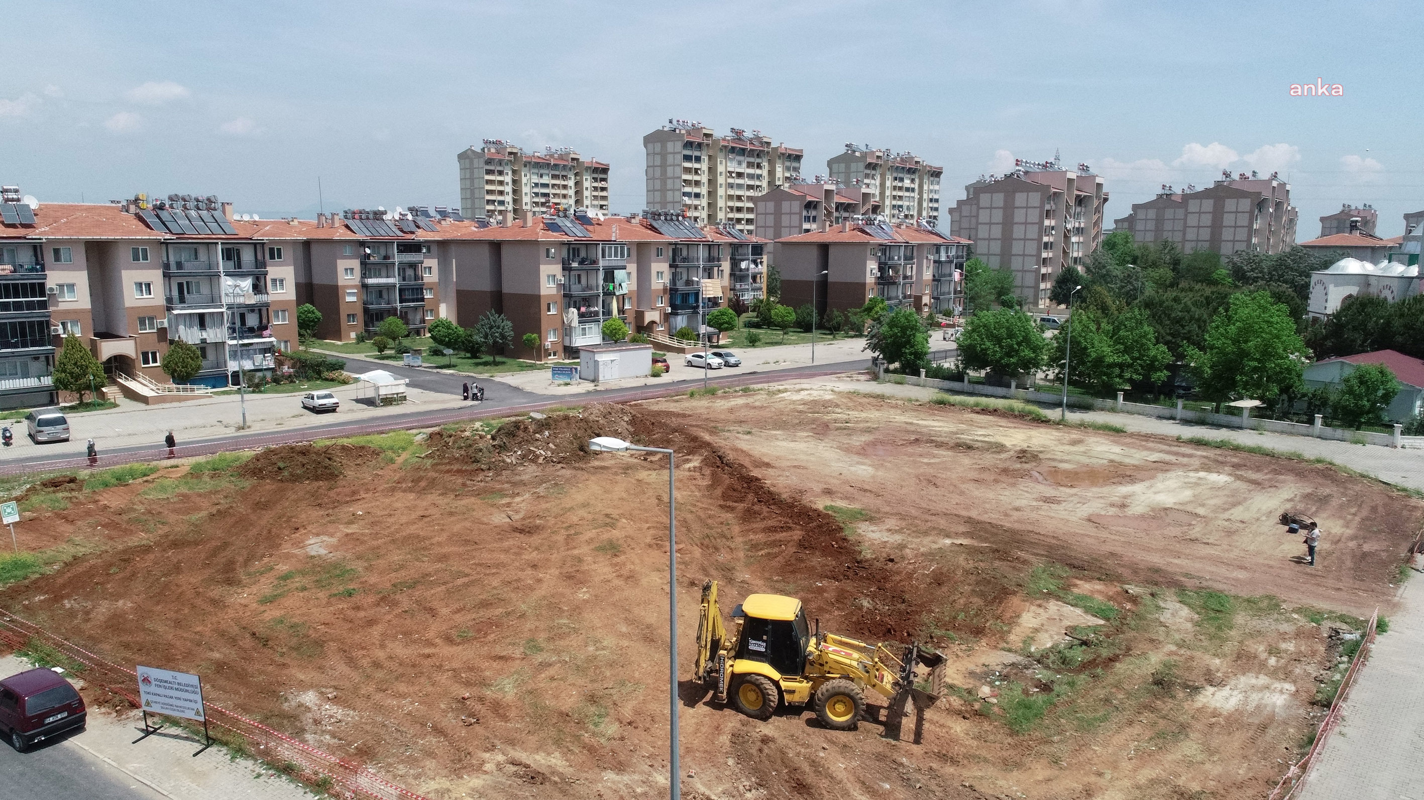 DÖŞEMEALTI BELEDİYESİ, TOKİ KONUTLARI YERLEŞKESİNE KAPALI PAZAR YERİ YAPIYOR