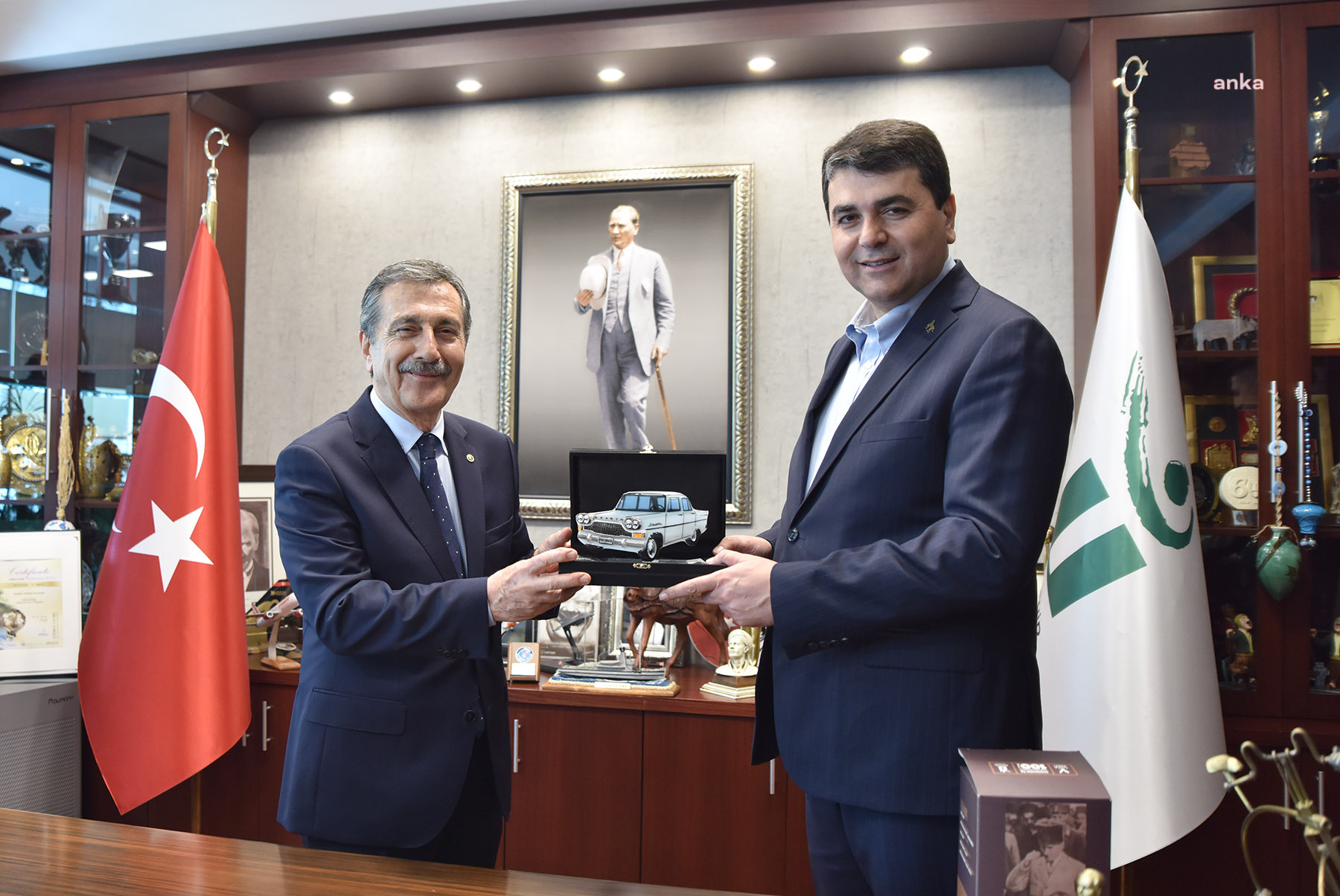 GÜLTEKİN UYSAL’DAN TEPEBAŞI BELEDİYE BAŞKANI ATAÇ’A ZİYARET