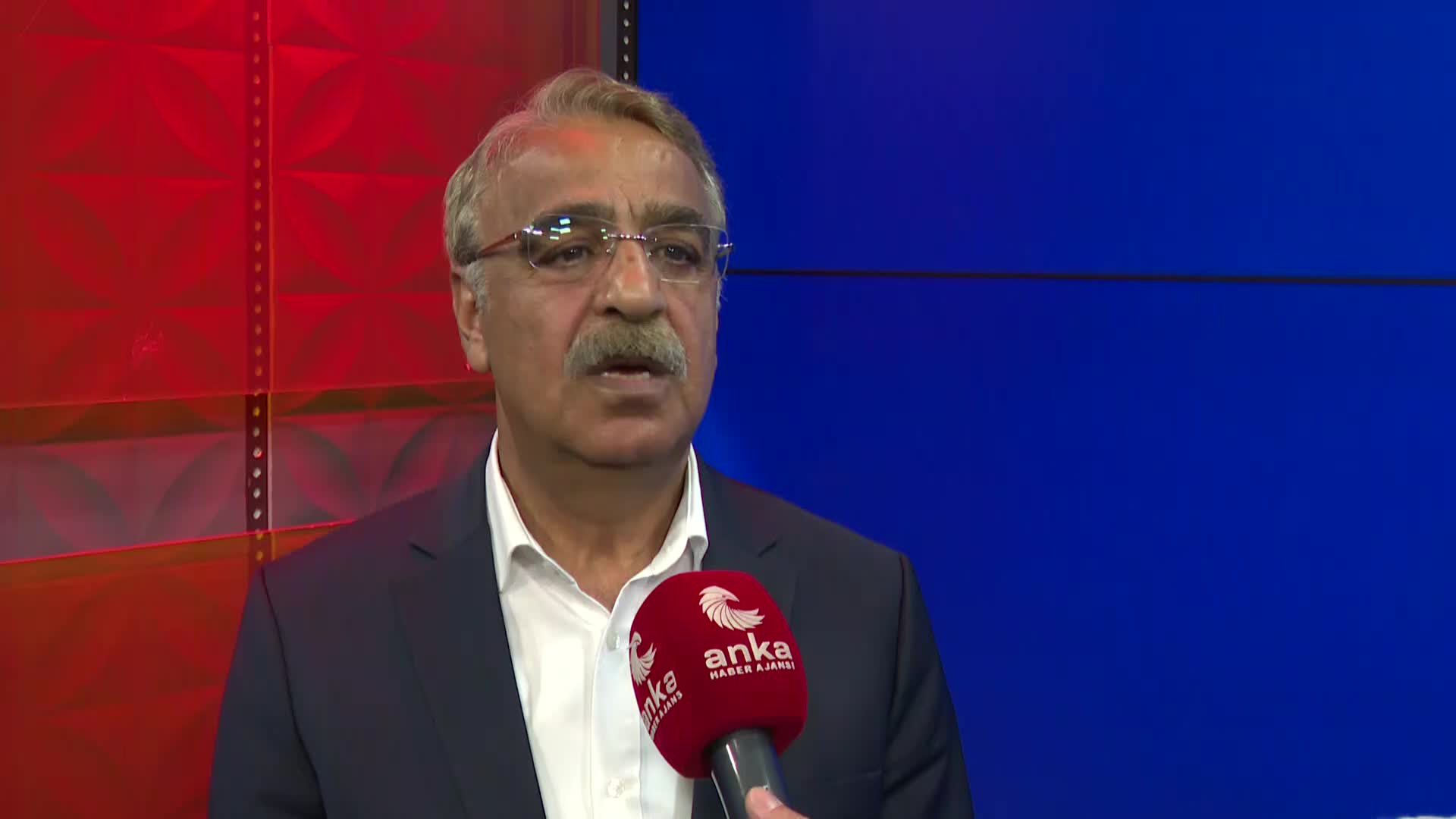MİTHAT SANCAR: “BENCE BAHAR DA 15 MAYIS’I BEKLİYOR, YANİ 15 MAYIS GÜNÜ BAHAR GELECEK”