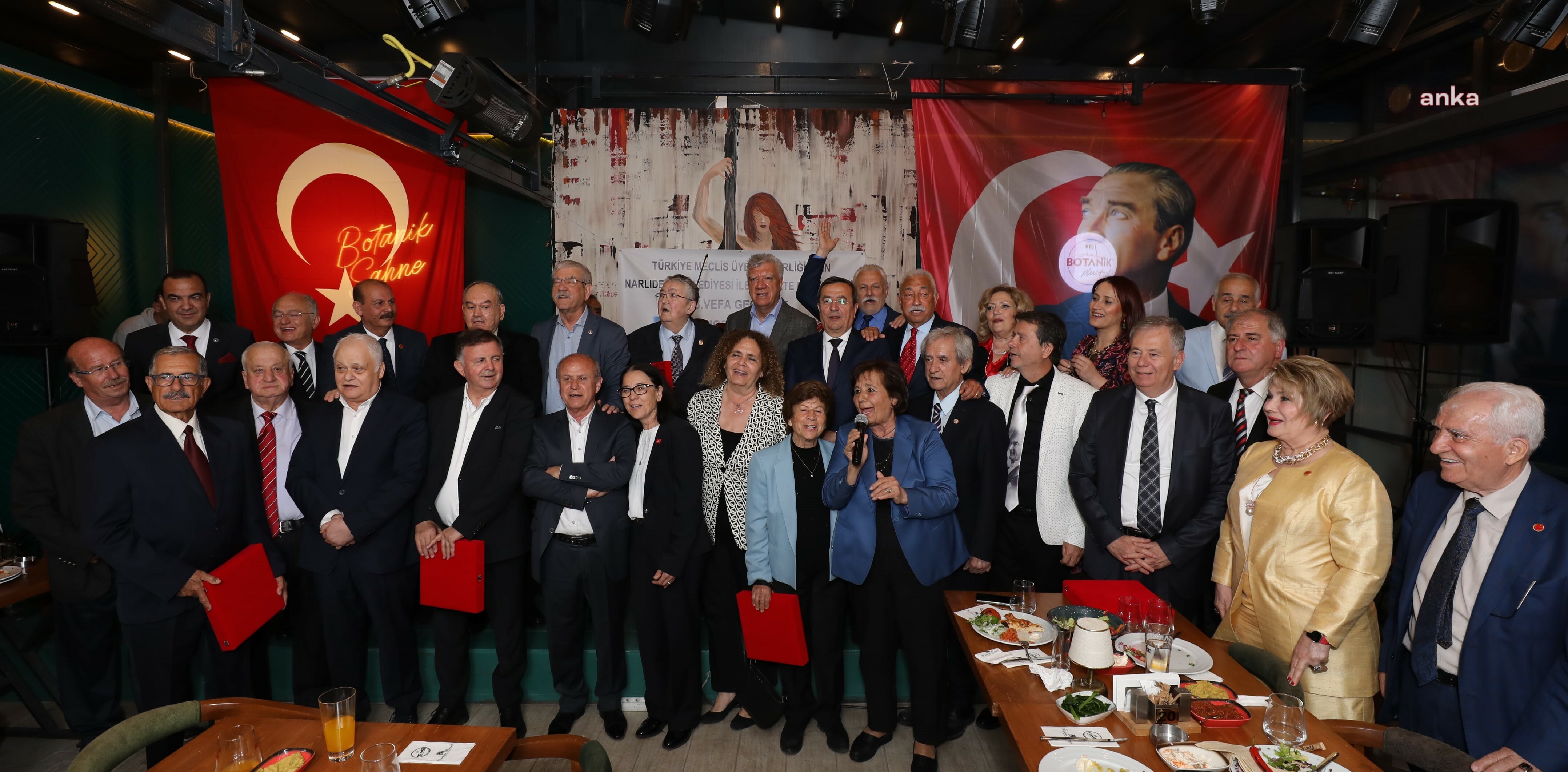 NARLIDERE’DE İZMİR’E HİZMET EDENLERE VEFA GECESİ