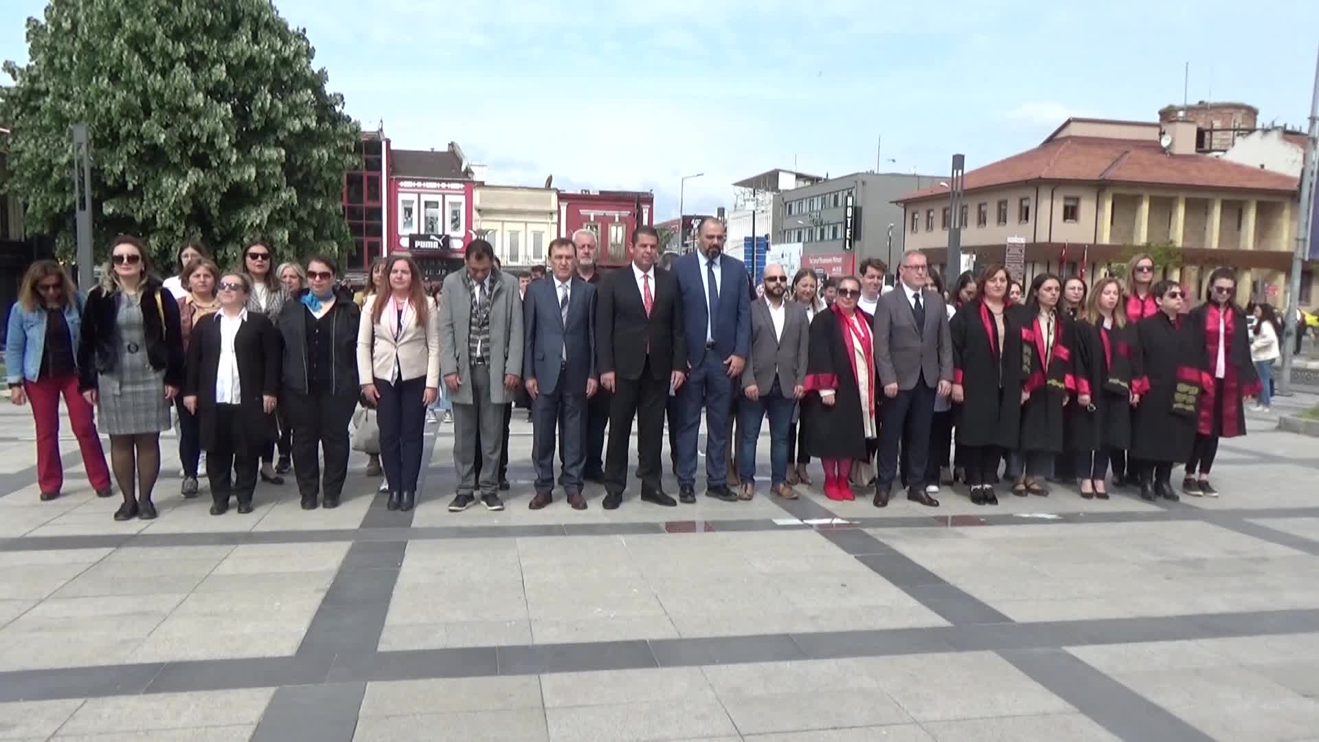 EDİRNE ECZACILAR ODASI BAŞKANI KILIÇCIGİL: "HASTALARIMIZIN İLACA ERİŞİMİNİN ÖNÜNDEKİ ENGELLER KALDIRILMALI"