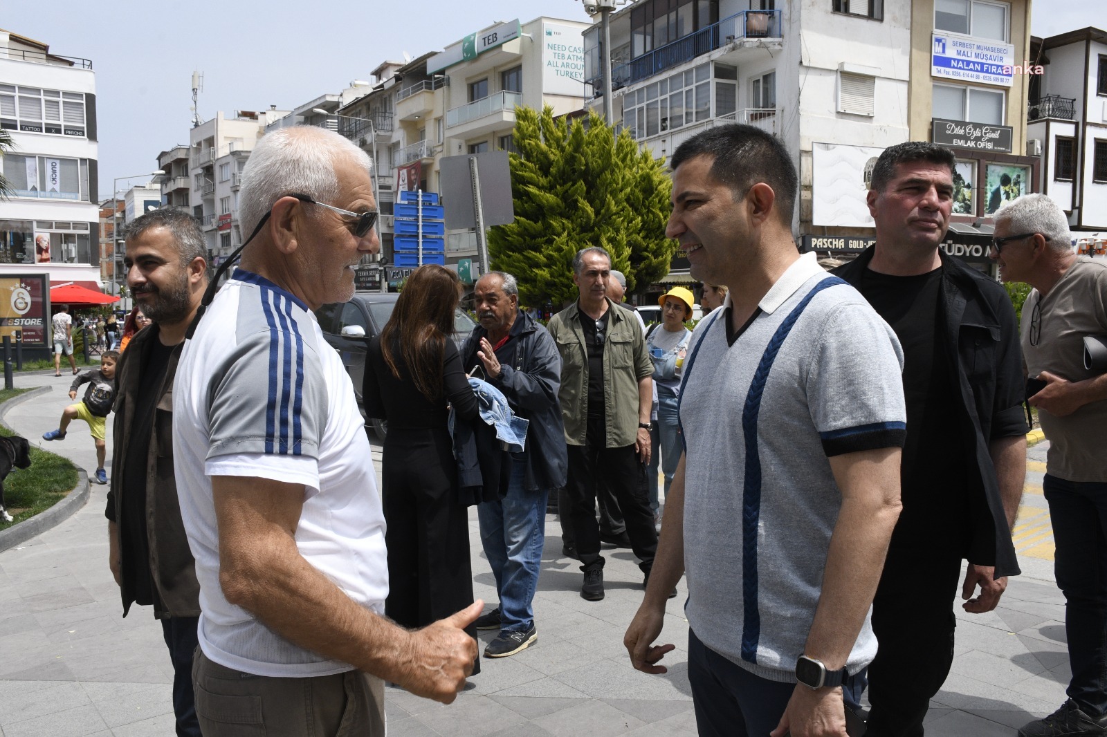 KUŞADASI BELEDİYE BAŞKANI ÖMER GÜNEL, KENT MEYDANI ÇALIŞMALARINI İNCELEDİ