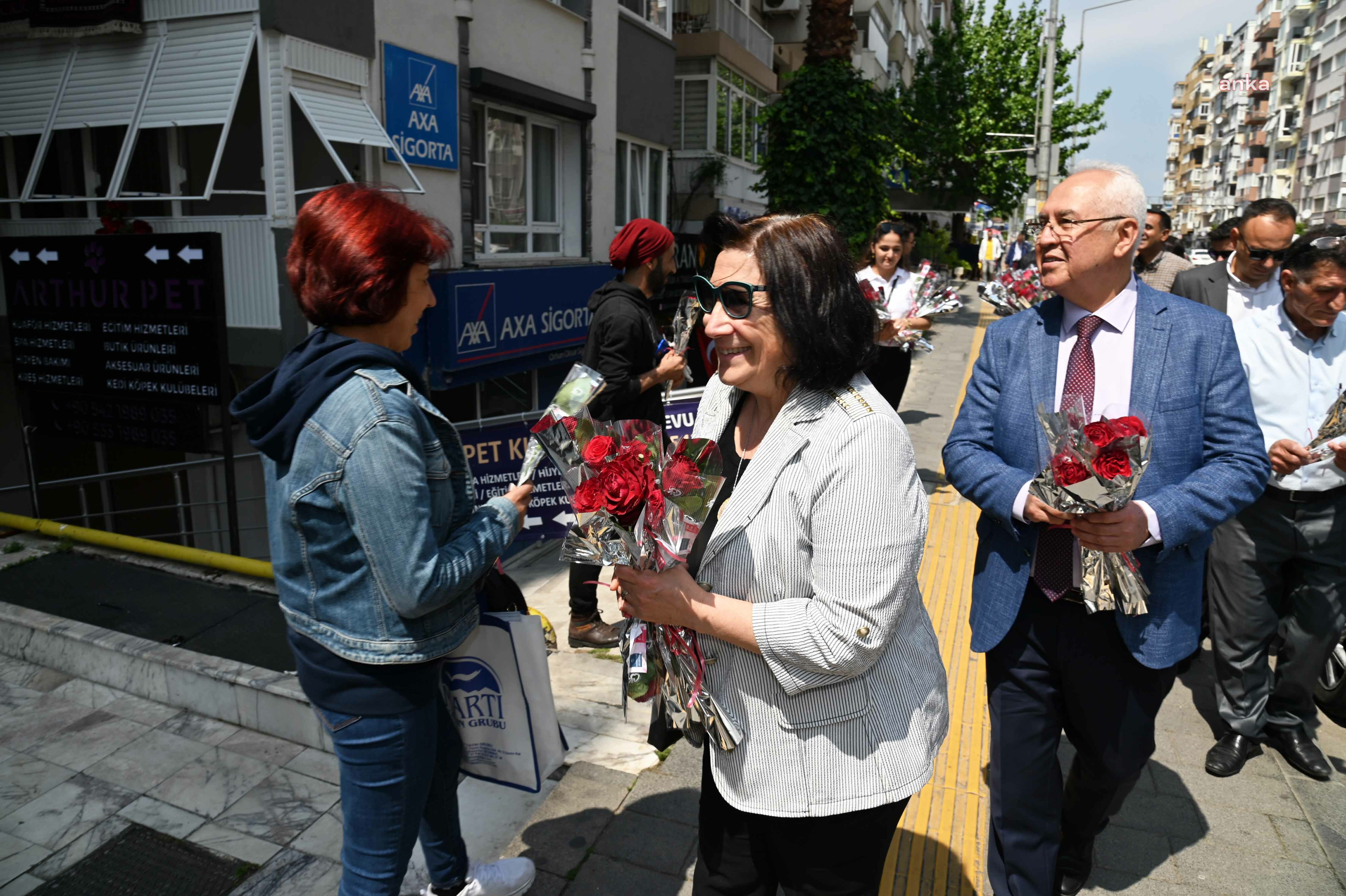 SELVİTOPU ÇİFTİ, ANNELERİN GÜNÜNÜ ÇİÇEKLE KUTLADI