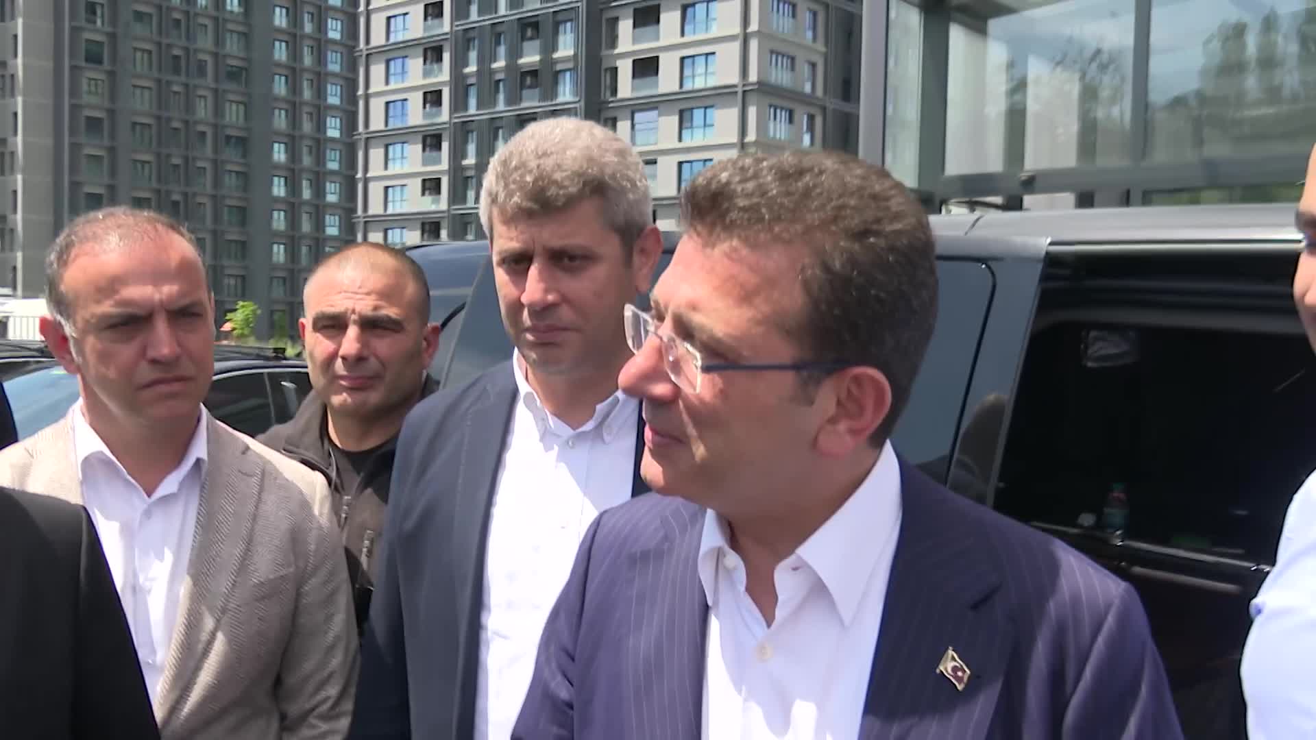 İMAMOĞLU'NDAN CHP İSTANBUL İL BAŞKANLIĞI'NA ZİYARET: "HERKES HASSAS OLMAK ZORUNDA BUGÜN"
