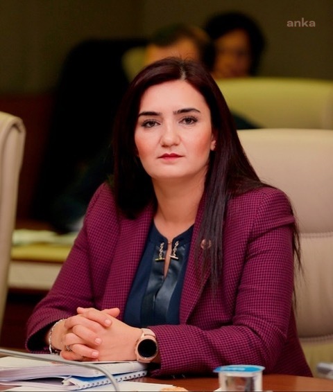 CHP'Lİ KILIÇ'TAN BAKAN KOCA'YA:  "SOSYAL MEDYA FENOMENİ GİBİ DAVRANIP SALGINI YÖNETEMEZSİNİZ