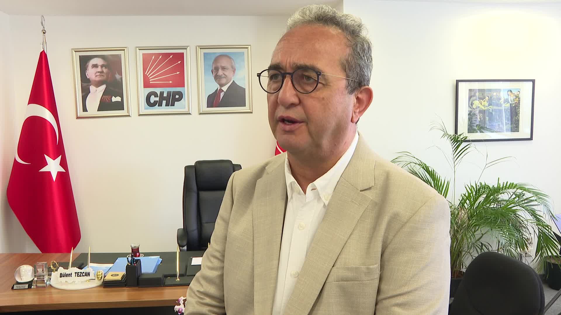 BÜLENT TEZCAN: “ERDOĞAN’IN ÖNDE ÇIKTIĞI SANDIKLARDA SANDIK SAYISINI ARTIRIRKEN; KEMAL KILIÇDAROĞLU’NUN ÖNDE ÇIKTIĞI SANDIKLARDA OY KULLANMA GÜN SAYISINI AZALTMAK YA KASITTIR YA İŞ BİLMEMEKTİR”