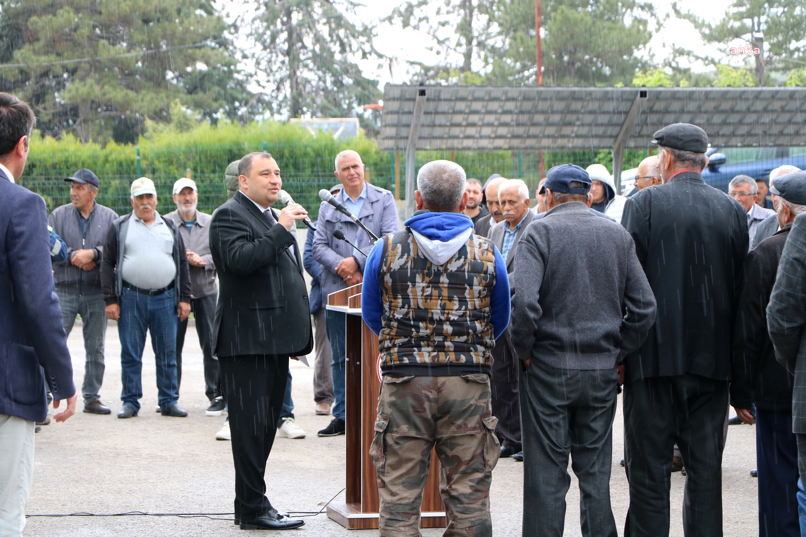 ELMADAĞ BELEDİYESİ, KARACAHASAN MAHALLESİ’NDE DOĞAL GAZ ÇALIŞMASINA BAŞLADI