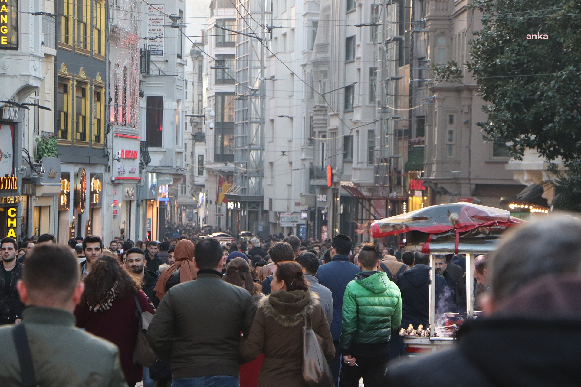 TÜİK: YILIN İLK ÇEYREĞİNDE İŞSİZLİK YÜZDE 9,9 OLDU