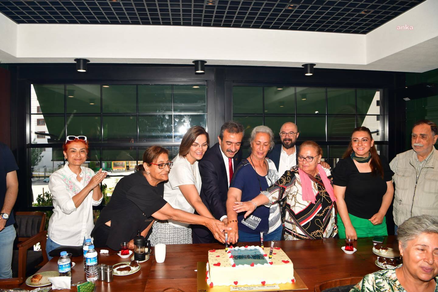 ÇUKUROVA BELEDİYESİ’NDEN HUZUREVİ SAKİNLERİNE ‘ANNELER GÜNÜ’ KUTLAMASI