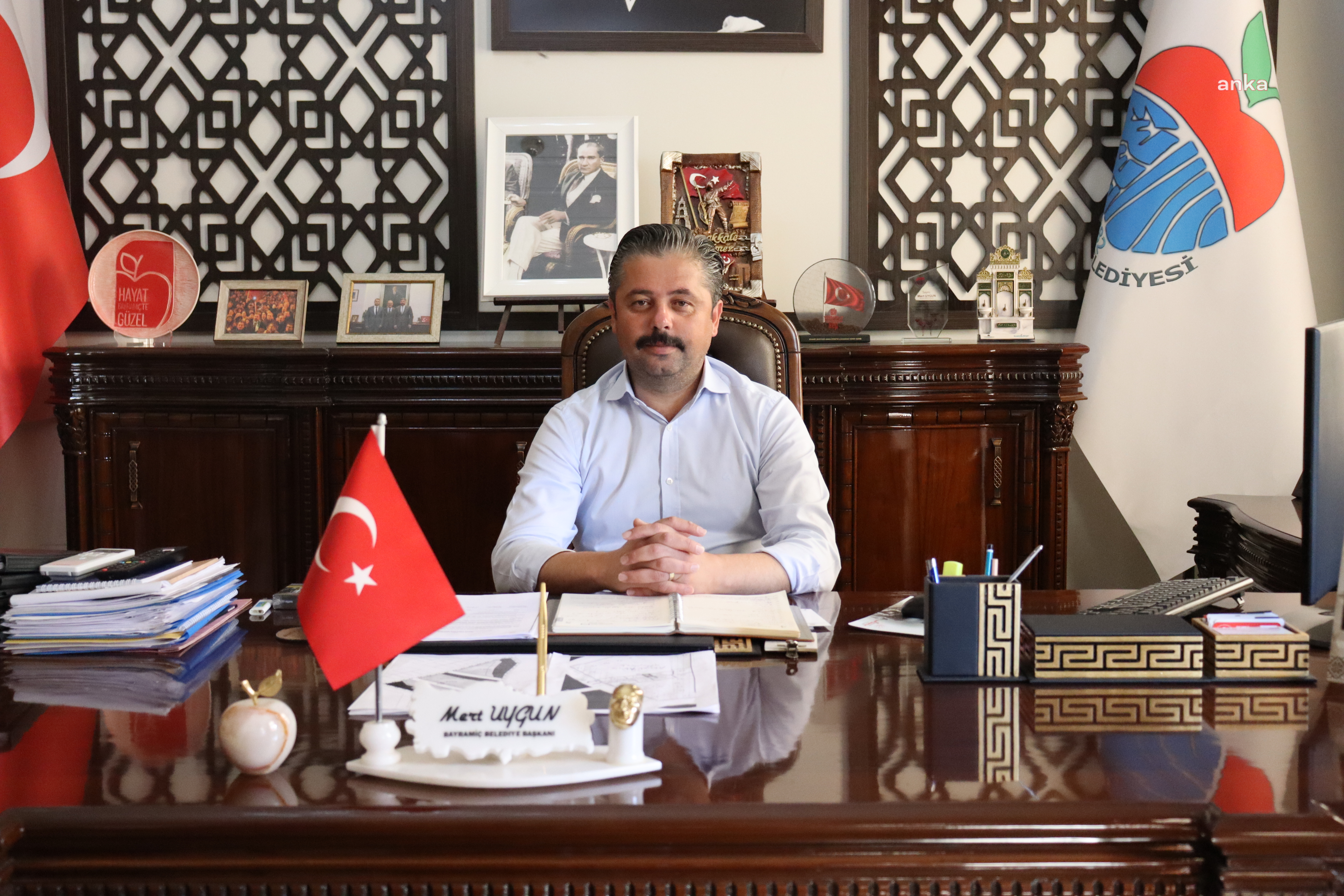 BAYRAMİÇ BELEDİYE BAŞKANI UYGUN: “BUGÜN GELECEĞE İNANÇLA VE CESARETLE BAKIYORSAK CANINI HİÇE SAYAN KAHRAMANLAR VE ATATÜRK SAYESİNDEDİR”