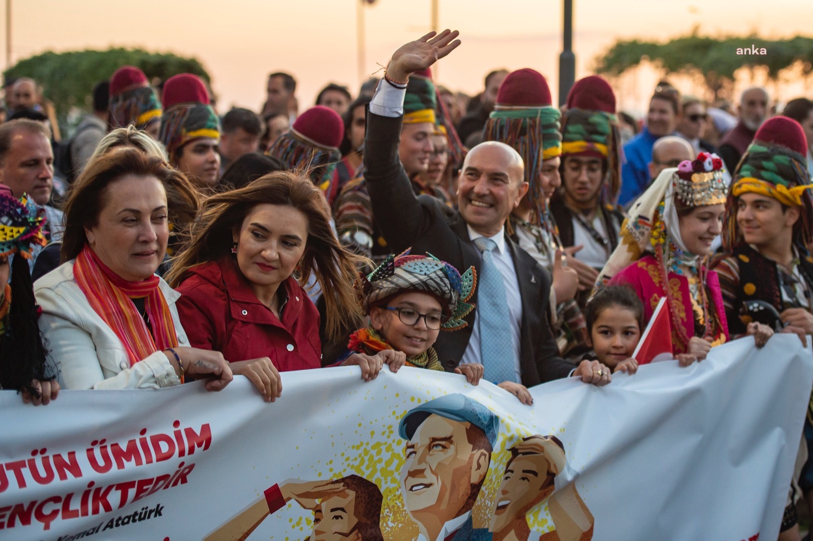 İZMİR, 19 MAYIS COŞKUSUNU DOLU DOLU YAŞAYACAK