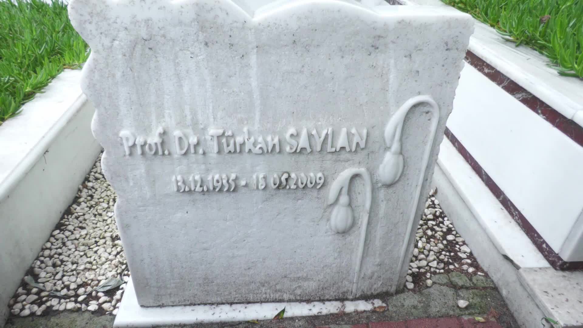 TÜRKAN SAYLAN, ÖLÜMÜNÜN 14’ÜNCÜ YILINDA MEZARI BAŞINDA ANILDI