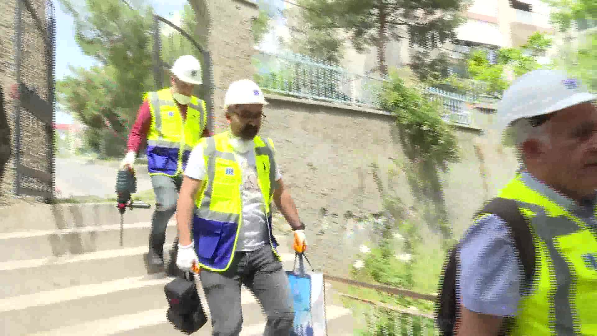 İZMİR’DE DEPREME KARŞI YAPI ÖN İNCELEME ÇALIŞMALARI BAŞLADI