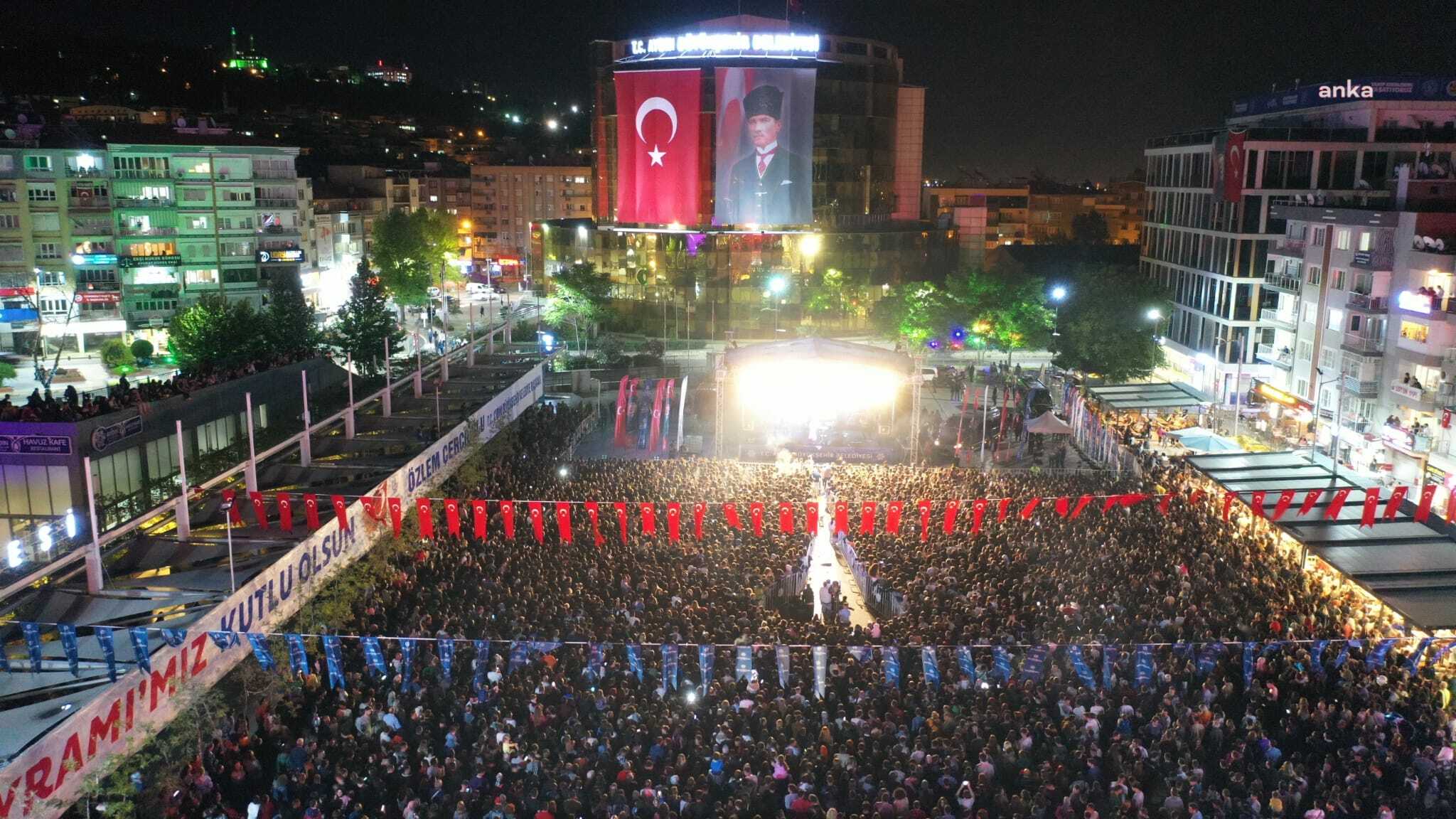 AYDIN BÜYÜKŞEHİR BELEDİYESİ, 19 MAYIS'I COŞKUYLA KUTLUYOR