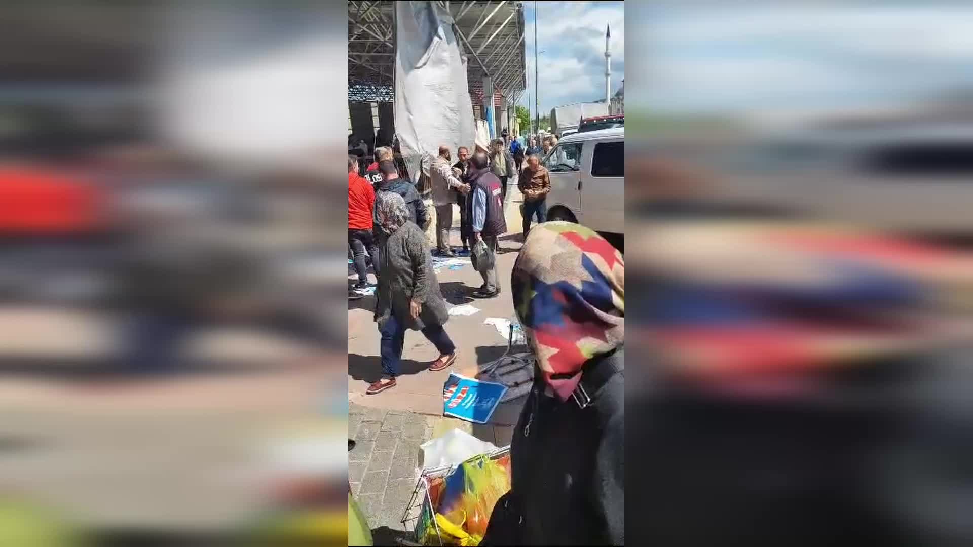 KÜTAHYA'DA SEÇİM ÇALIŞMASI YAPAN CHP'LİLERE SALDIRI... İL BAŞKANI ŞAHBAZ: "KINIYORUZ, LANETLİYORUZ. BU BİR DEMOKRASİ SUÇU"