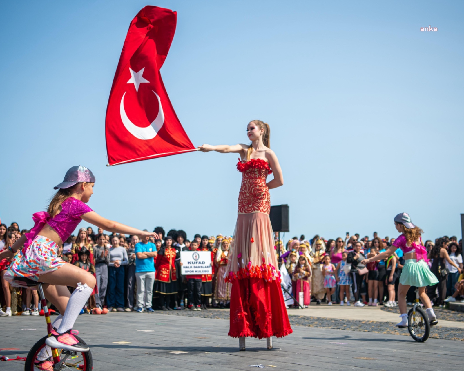 Kuşadası’nda 19 Mayıs coşkuyla kutlandı