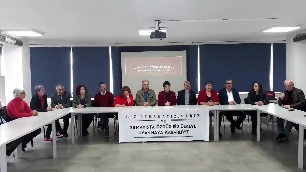 ANKARA'DA DEMOKRATİK KİTLE ÖRGÜTLERİNDEN '2. TUR' AÇIKLAMASI: "BİZ BURAYIZ, VARIZ. 29 MAYIS'TA ÖZGÜR BİR ÜLKEYE UYANMAYA KARARLIYIZ"
