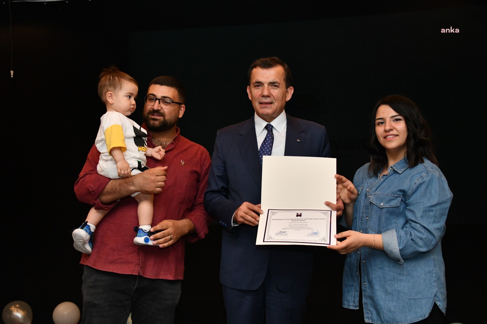 MERSİN YENİŞEHİR BELEDİYESİ EBEVEYNLERİ EĞİTEREK ÇOCUKLARA DESTEK VERİYOR