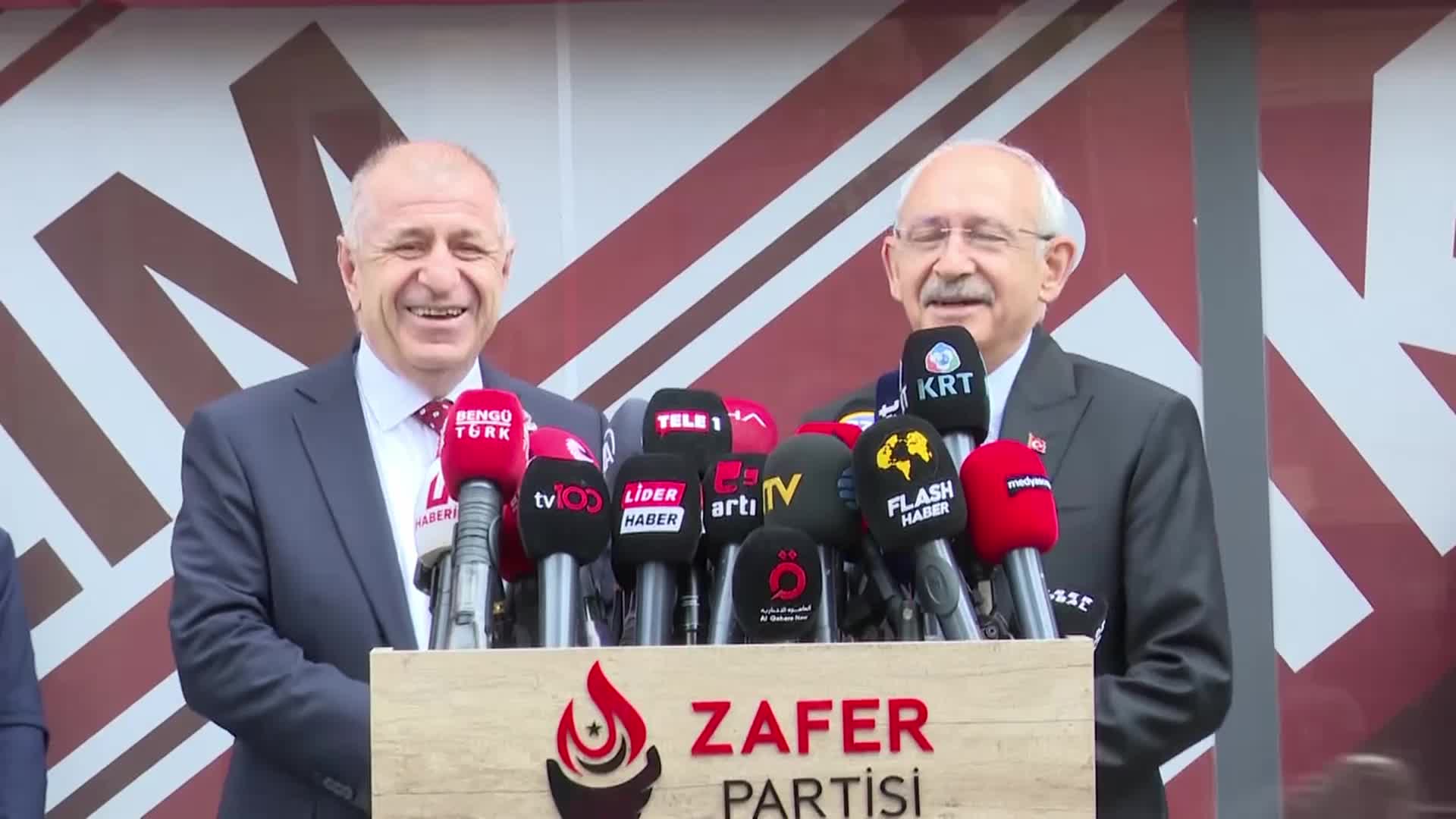 CUMHURBAŞKANI ADAYI KEMAL KILIÇDAROĞLU, ÜMİT ÖZDAĞ İLE GÖRÜŞTÜ... KILIÇDAROĞLU: "TÜRKİYE’NİN DEMOKRASİYE, DAYANIŞMAYA İHTİYACI VAR. VAR OLAN SORUNLARINI AŞMAYA İHTİYACI VAR"
