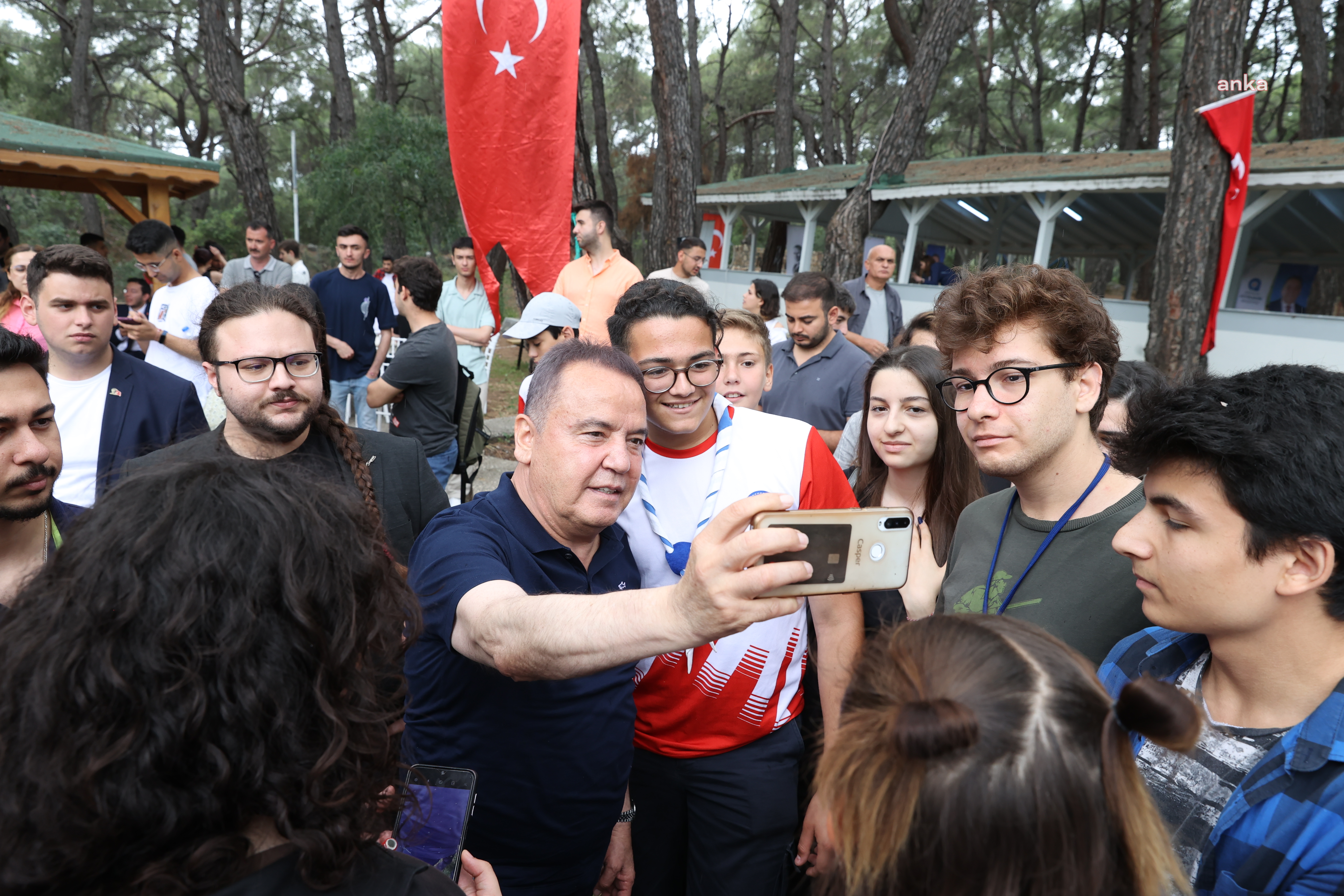 ANTALYA BÜYÜKŞEHİR BELEDİYE BAŞKANI BÖCEK, 19 MAYIS’I GENÇLERLE KUTLADI