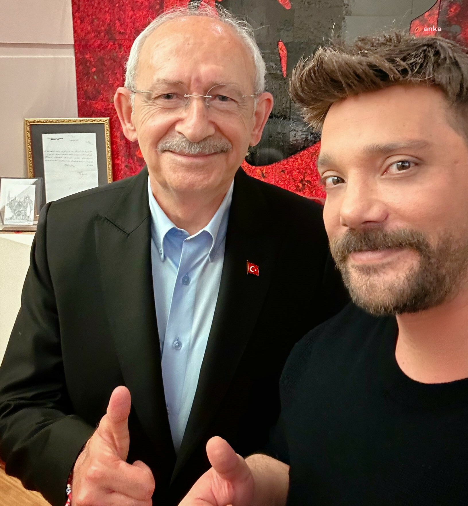 KILIÇDAROĞLU: PAZAR AKŞAMI ÇEKİMDEYİZ. SALONDA AĞIRLIK AK PARTİLİ GENÇLERİMİZDEN OLUŞACAKMIŞ. DOLAYISIYLA YABANCI YOK, SENİ DE BEKLERİZ RECEP TAYYİP ERDOĞAN. GENÇLERİN ÖNÜNDE MERTÇE YÜZLEŞELİM