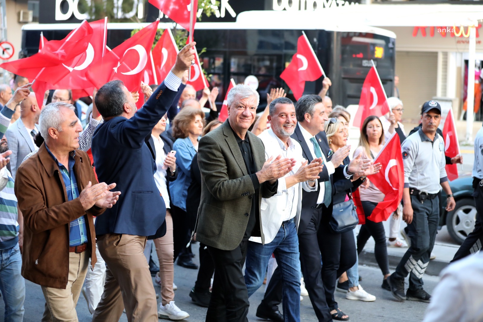 NARLIDERE 19 MAYIS’TA TEK YÜREK OLDU
