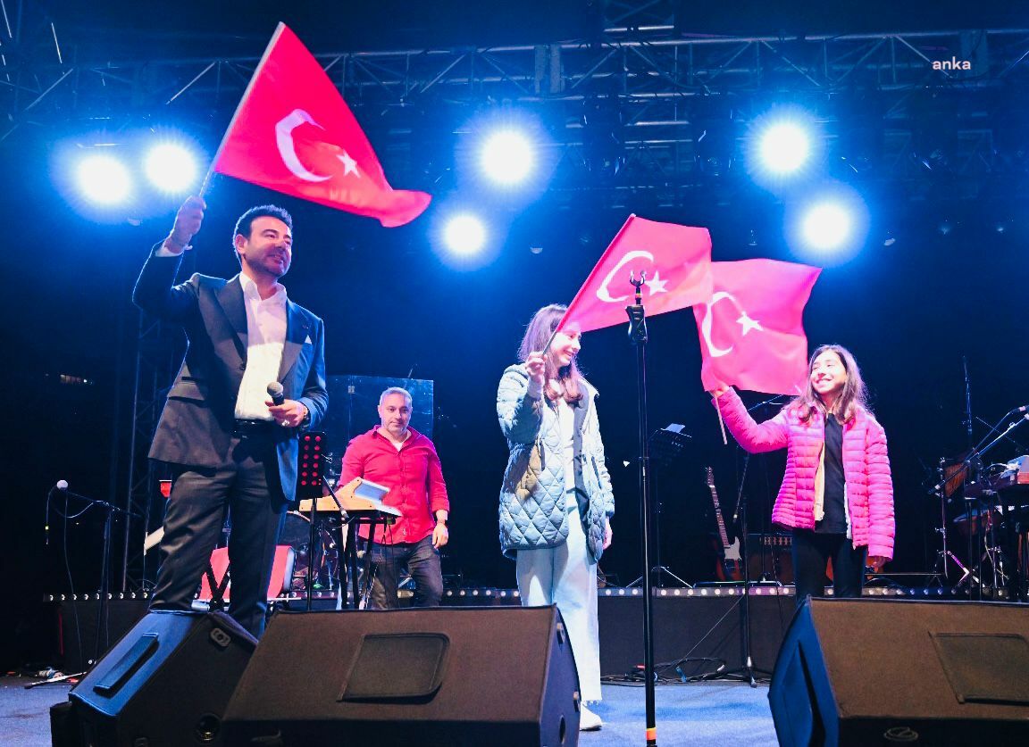 BEŞİKTAŞ’TA 19 MAYIS, MELİKE ŞAHİN KONSERİ İLE KUTLANDI