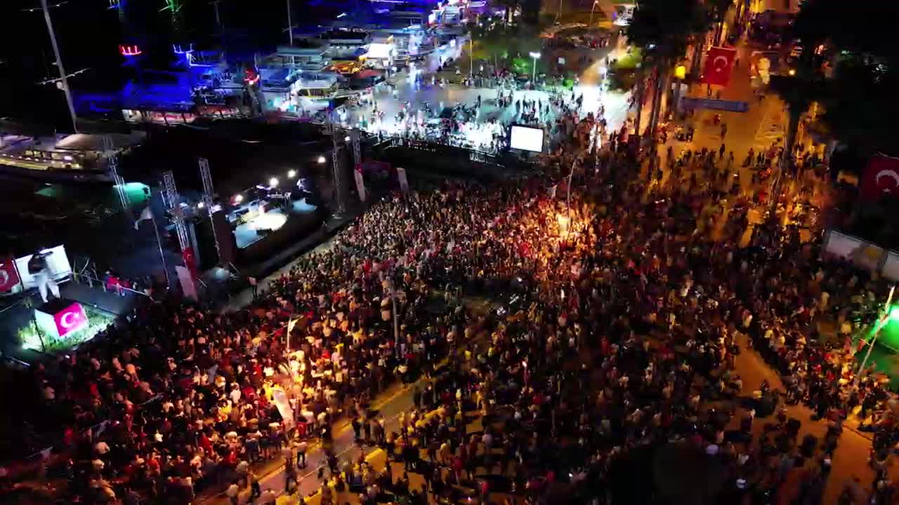 MARMARİS’TE UNUTULMAZ 19 MAYIS KUTLAMASI
