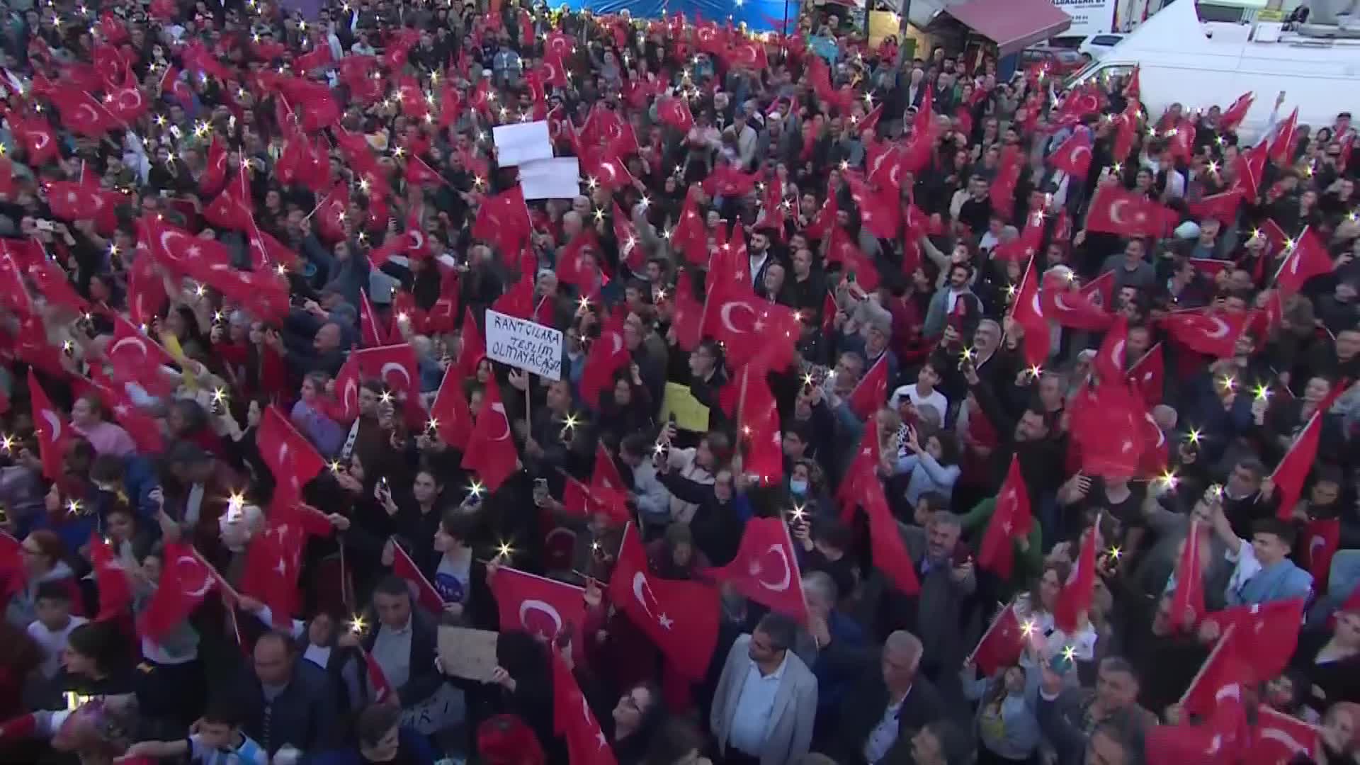 İMAMOĞLU, ÜSKÜDAR’DA: “BU SEFER SANDIĞA SADECE KEMAL KILIÇDAROĞLU'NU SEÇMEK İÇİN GİTMEYECEKSİNİZ. İSTANBUL'U KORUMAK İÇİN GİDECEKSİNİZ”