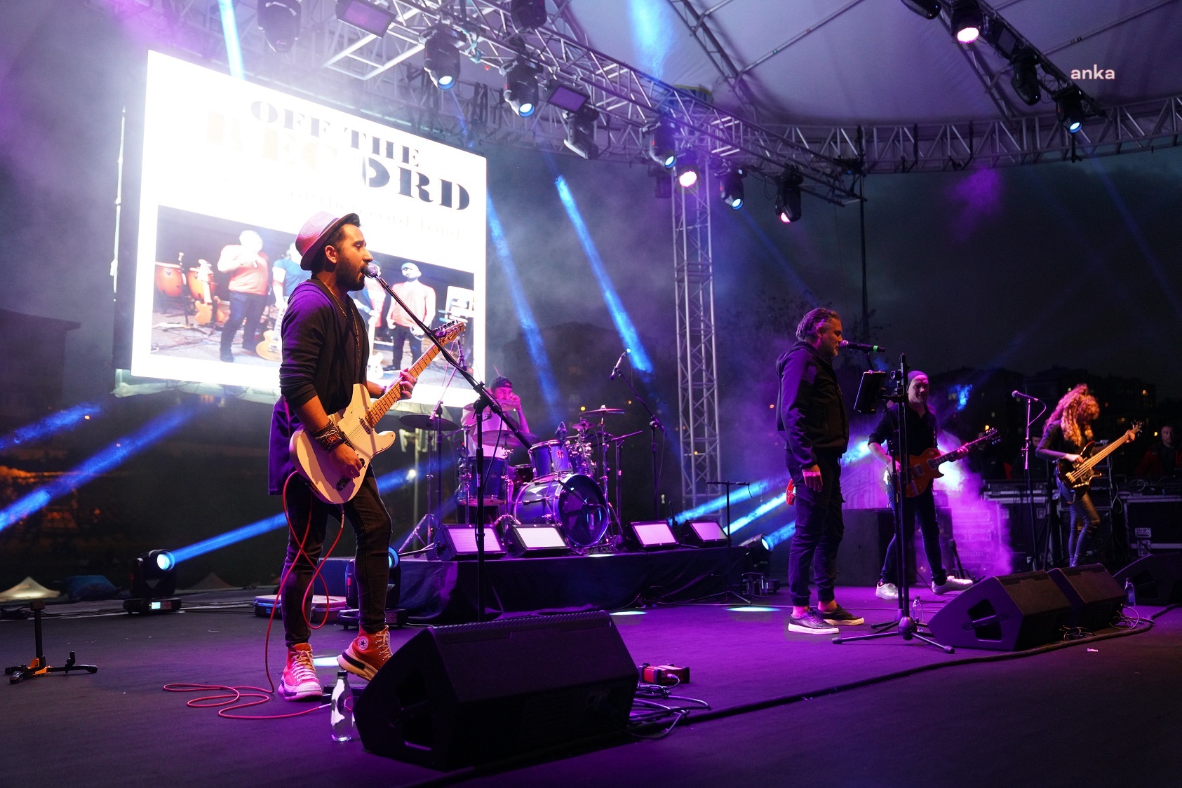 BEYLİKDÜZÜ BELEDİYESİ’NİN ‘KIRLANGIÇ GENÇLİK FESTİVALİ’ DEVAM EDİYOR