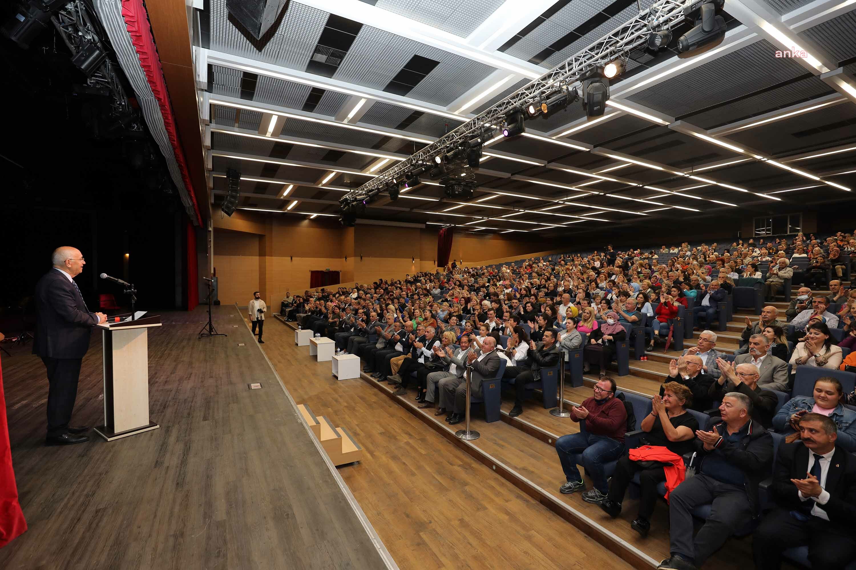 KIRŞEHİRLİLER, NEŞET ERTAŞ’I YENİMAHALLE'DE ANDI