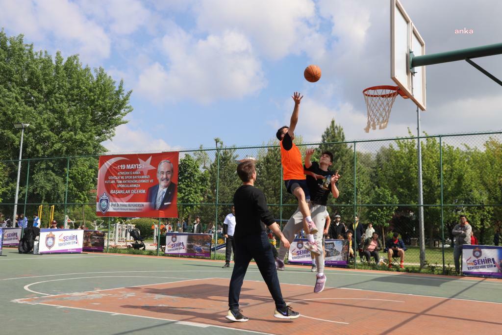 ESKİŞEHİR BÜYÜKŞEHİR'İN 'SOKAK BASKETBOLU GENÇLİK ŞENLİĞİ' FİNAL MAÇLARIYLA TAMAMLANDI