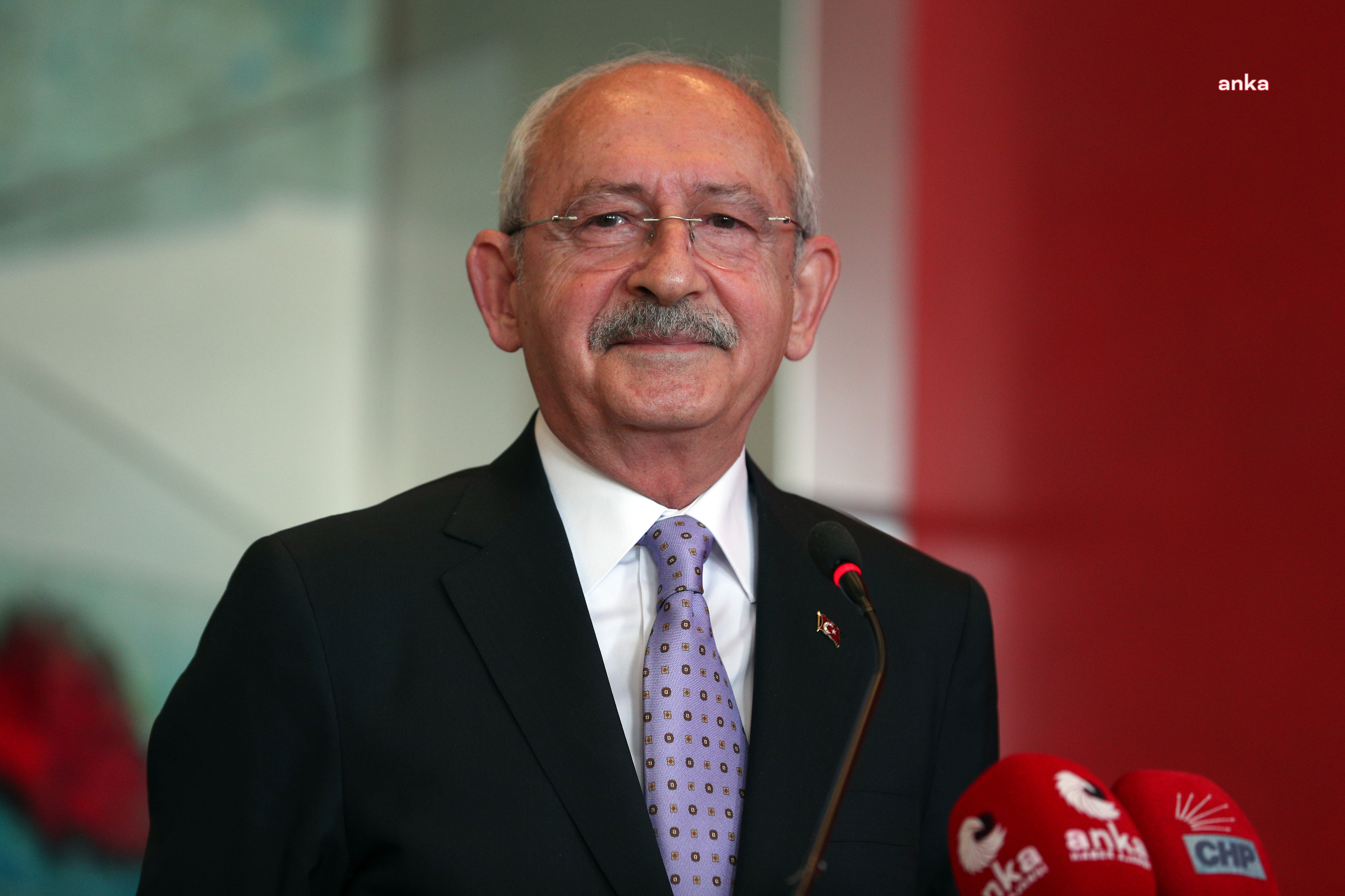 KEMAL KILIÇDAROĞLU, SÜPER LİG’E YÜKSELEN ÇAYKUR RİZESPOR’U KUTLADI