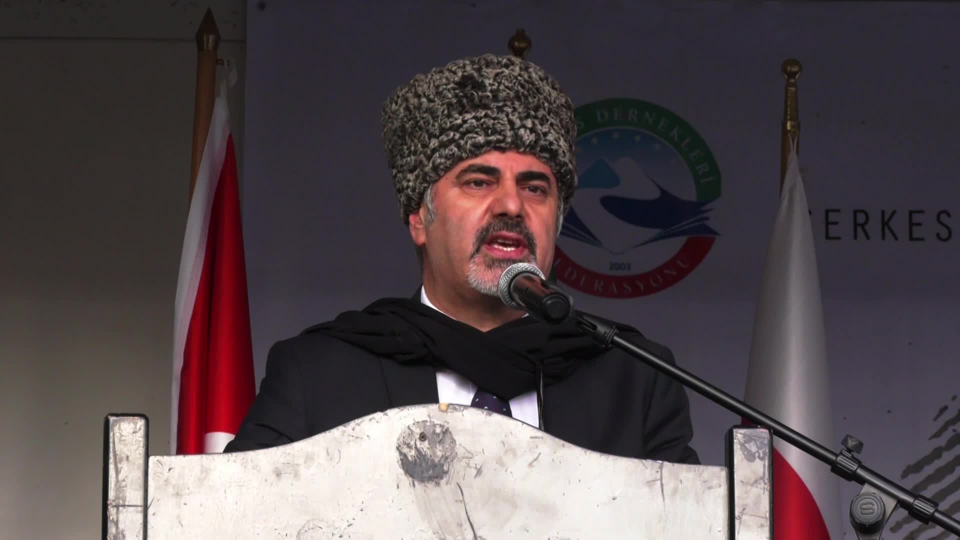 ÇERKES SÜRGÜNÜ’NDE YAŞAMINI YİTİRENLER ANKARA’DA ANILDI... KAFFED BAŞKANI DİNÇER: “ARTIK 21 MAYISLARI BİR YAS GÜNÜ OLMAKTAN ÇIKARMA VAKTİNİN GELDİĞİNE İNANIYORUZ”