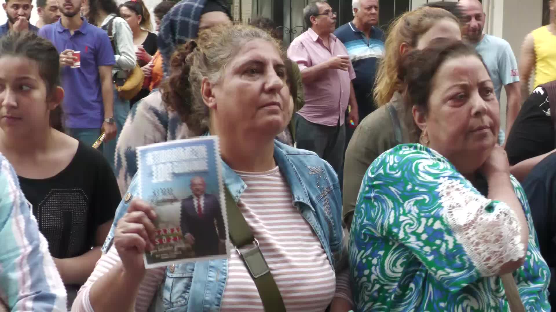 İZMİR’DE YAŞAYAN ROMANLARDAN KEMAL KILIÇDAROĞLU’NA DESTEK: “BAHARIN MİLLET İTTİFAKI’YLA GELECEĞİNE İNANIYORUZ”
