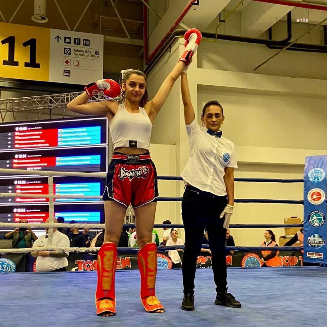'DÜNYA KICK BOKS ŞAMPİYONASI'NDA AVCILAR RÜZGARI ESTİ