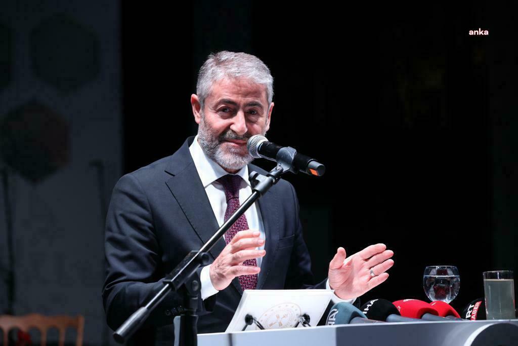 BAKAN NEBATİ: "İÇİMİZDEKİ BEYİNSİZLER HİSTERİK BİR RUH HALİYLE EKONOMİMİZE SALDIRMAKTADIR"