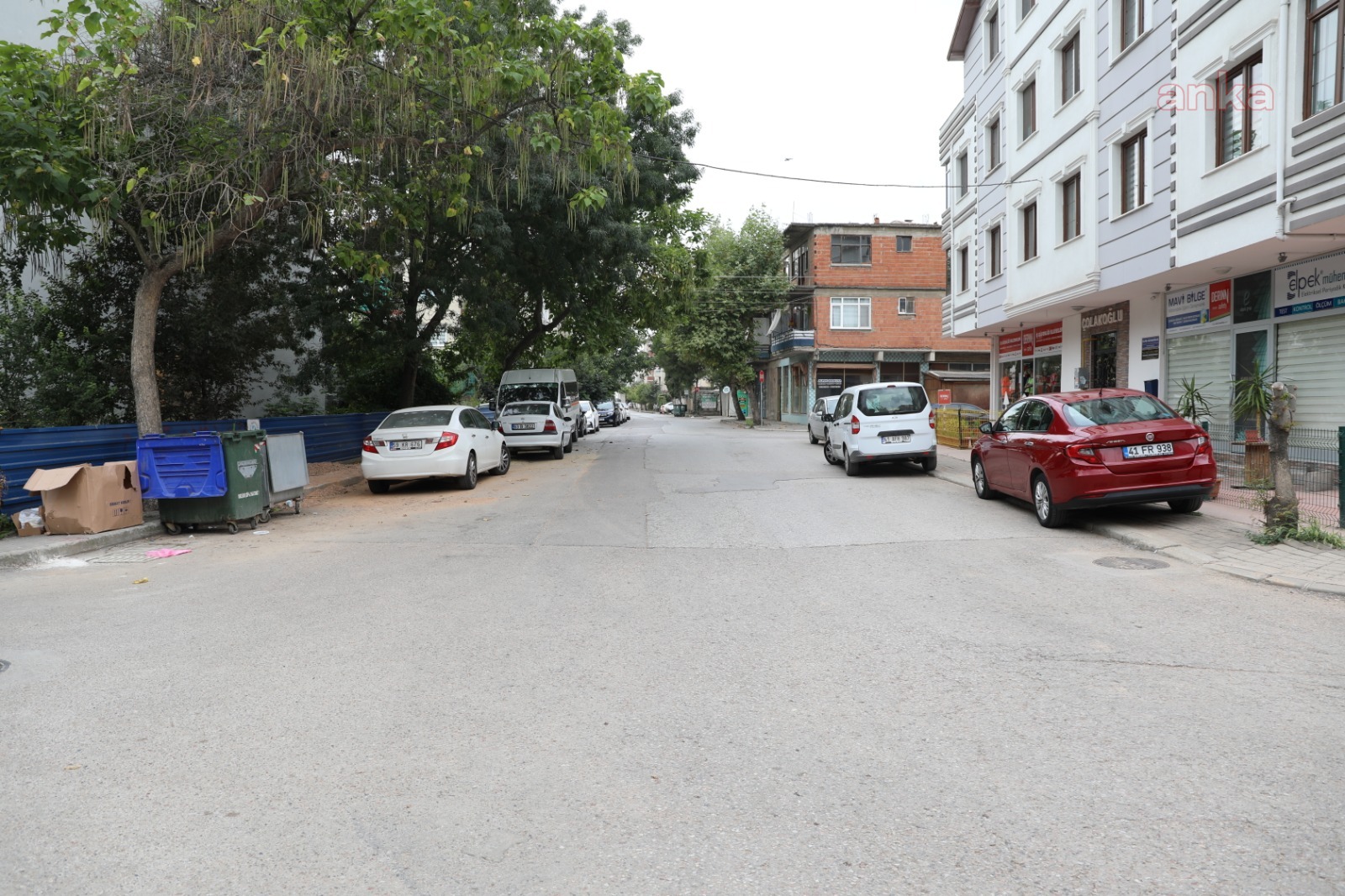 İZMİT BELEDİYESİ PAŞA CADDESİ’Nİ BAŞTAN BAŞA YENİLİYOR