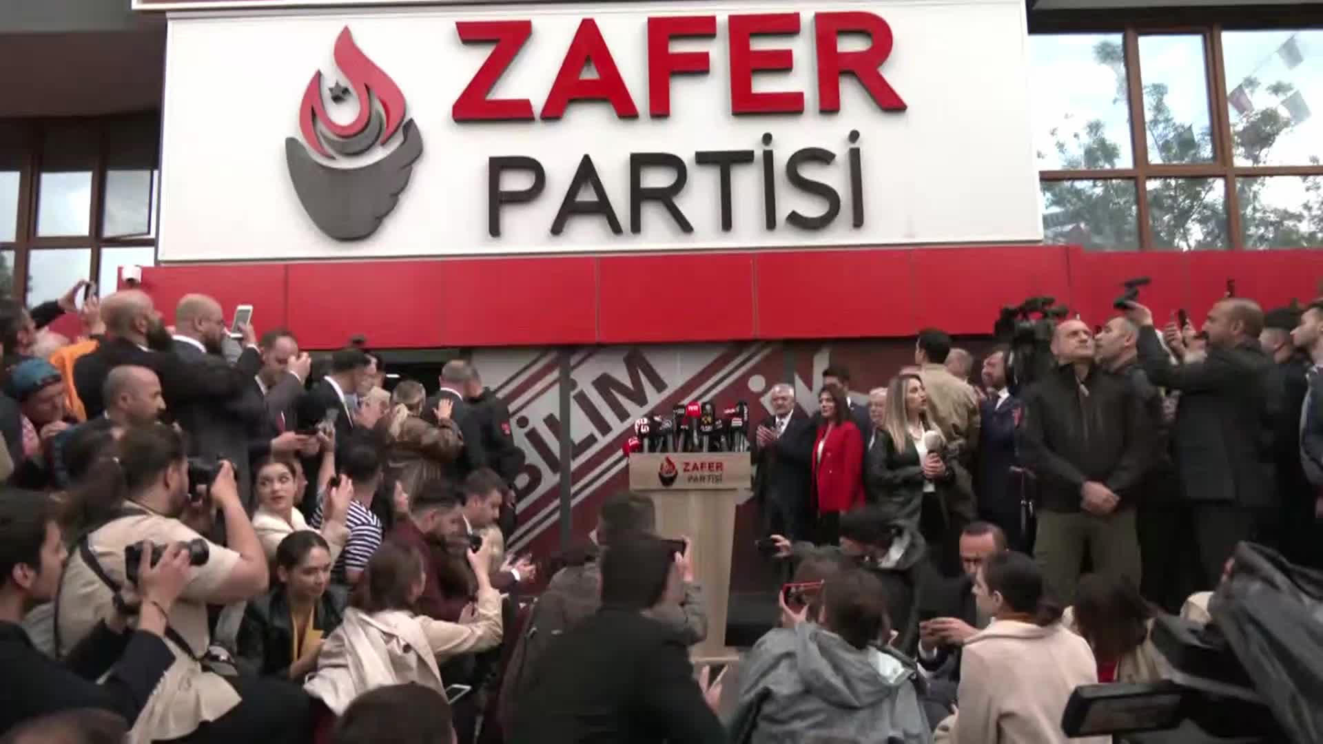 ÜMİT ÖZDAĞ: “ZAFER PARTİSİ OLARAK SAYIN KILIÇDAROĞLU’NU CUMHURBAŞKANLIĞI SEÇİMLERİNDE İKİNCİ TURDA DESTEKLEME KARARI VERDİK”