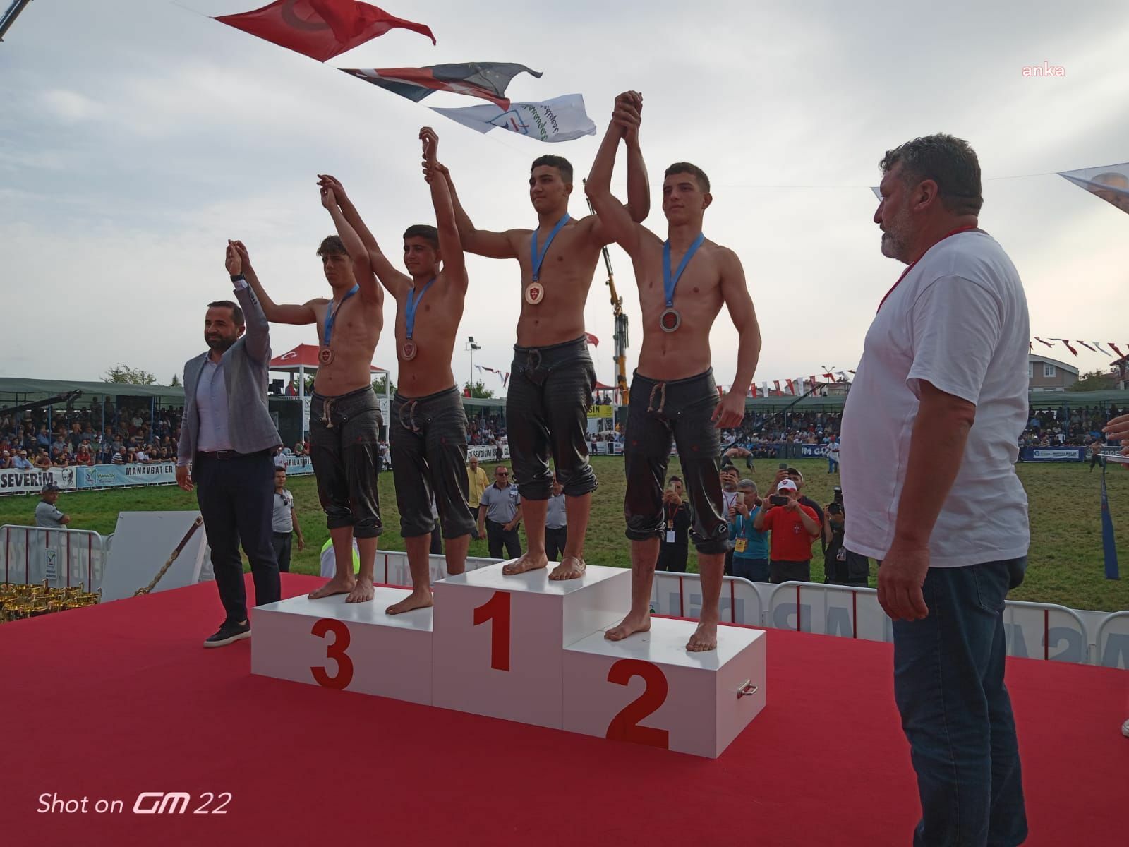 İZMİT BELEDİYESPOR GÜREŞ TAKIMI, ANTALYA’DAN BAŞARIYLA DÖNDÜ