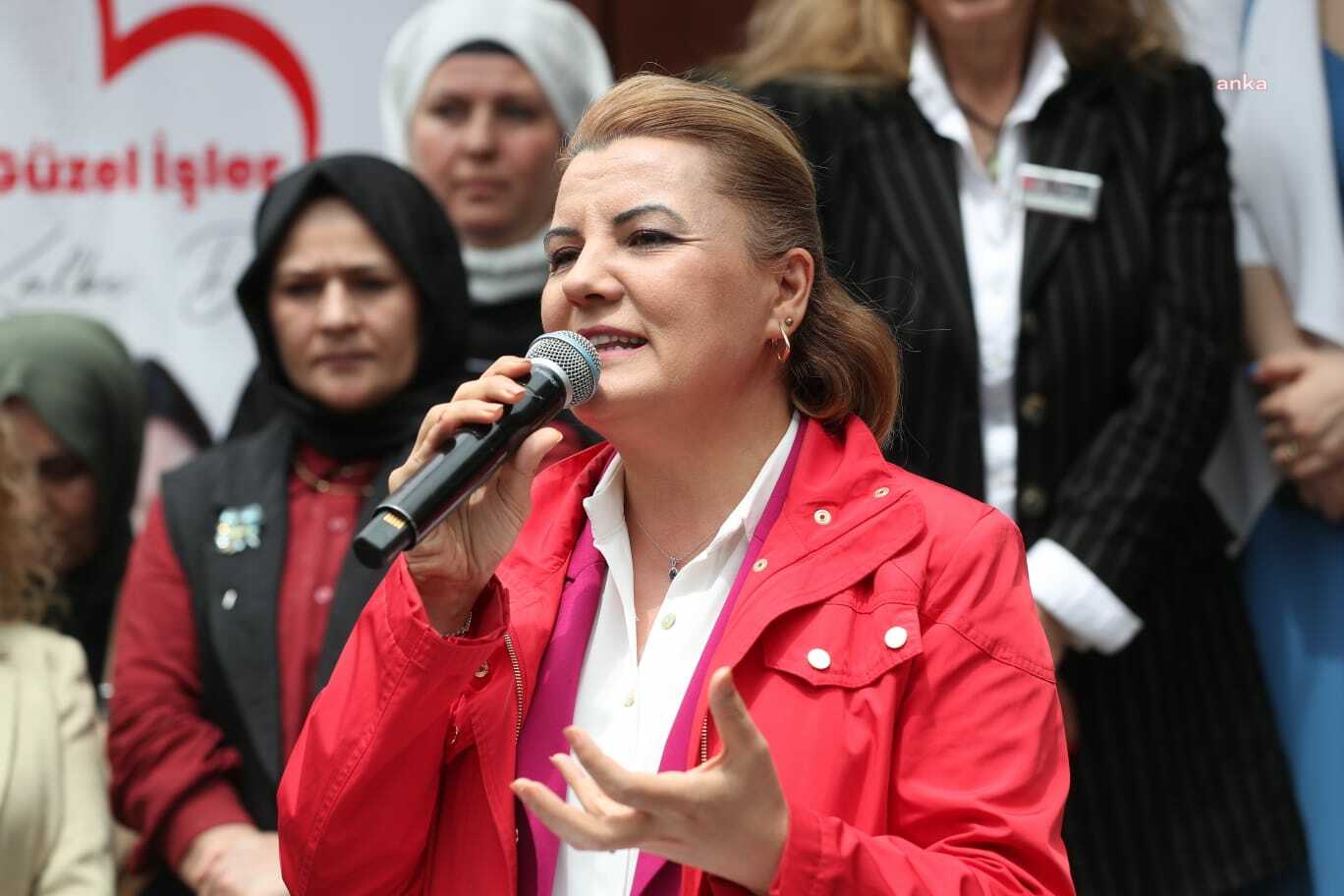 İZMEK’İN ‘GÖRSEL SANATLAR YIL SONU SERGİSİ' İZMİTLİLERLE BULUŞTU