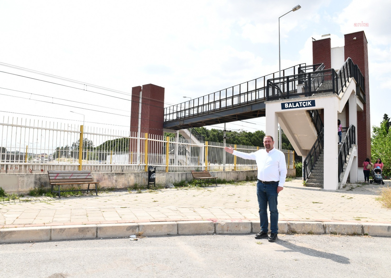ÇİĞLİ BELEDİYE BAŞKANI GÜMRÜKÇÜ DUYURDU: BALATÇIK İZBAN DURAĞI SÖZLEŞMESİ İMZALANDI