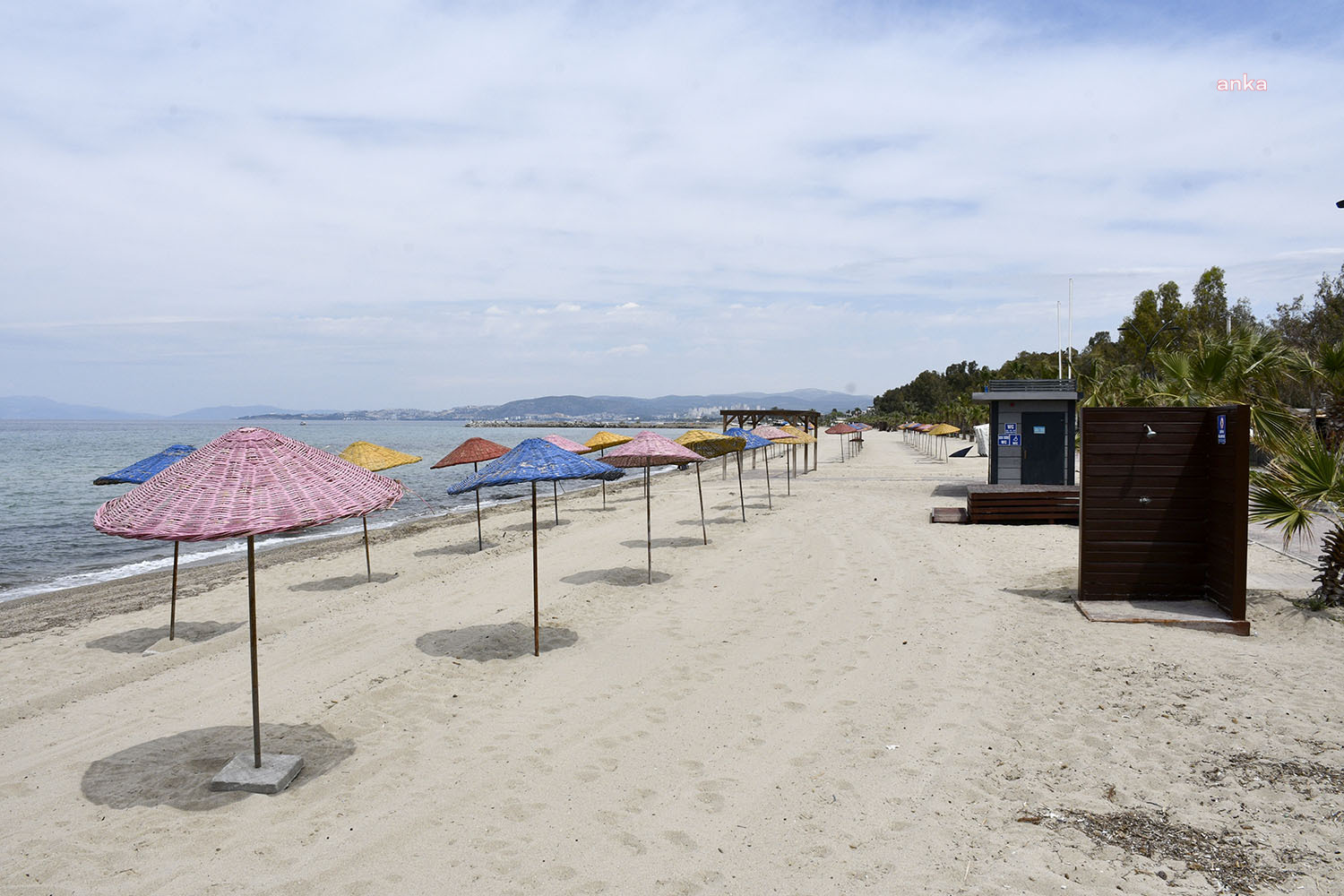 KUŞADASI PLAJLARINDA BU YIL DA MAVİ BAYRAKLAR DALGALANACAK
