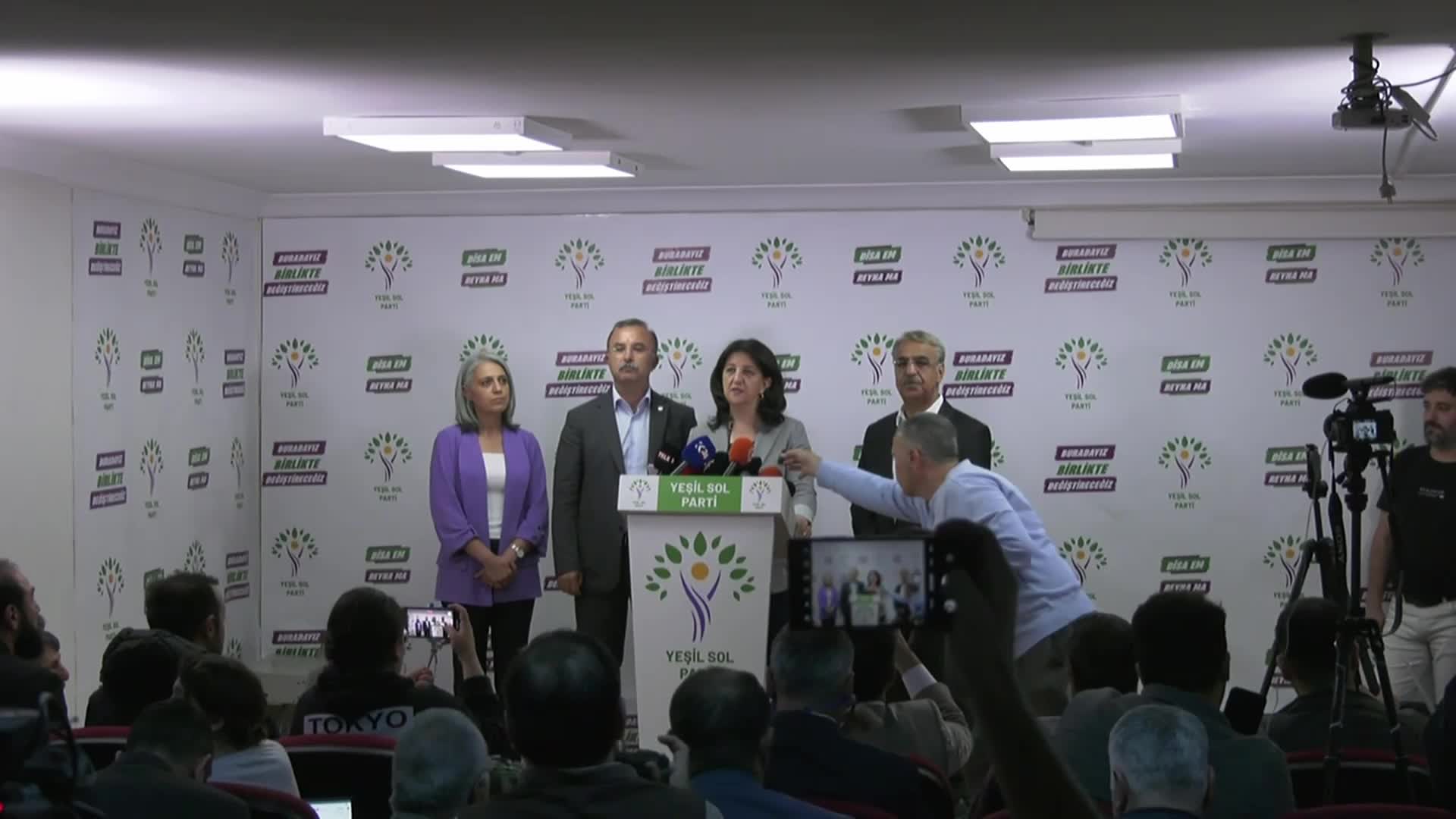 HDP VE YEŞİL SOL’DAN ORTAK AÇIKLAMA: “SANDIĞA EKSİKSİZ GİDECEĞİZ VE HEP BİRLİKTE TEK ADAM REJİMİNİ DEĞİŞTİRECEĞİZ"