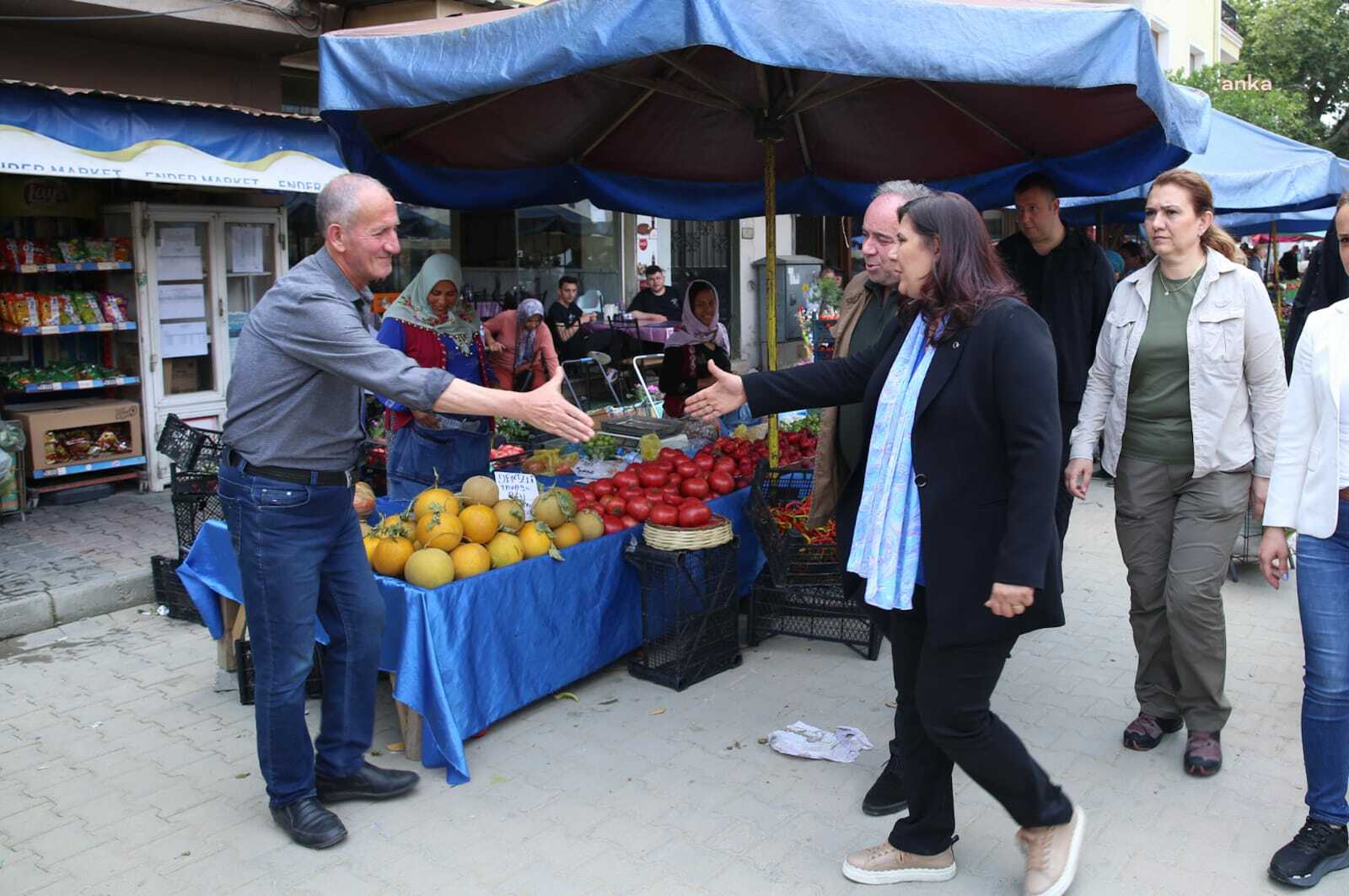 AYDIN BÜYÜKŞEHİR BELEDİYE BAŞKANI ÇERÇİOĞLU, GERMENCİK PAZARI'NDA VATANDAŞLARLA BULUŞTU