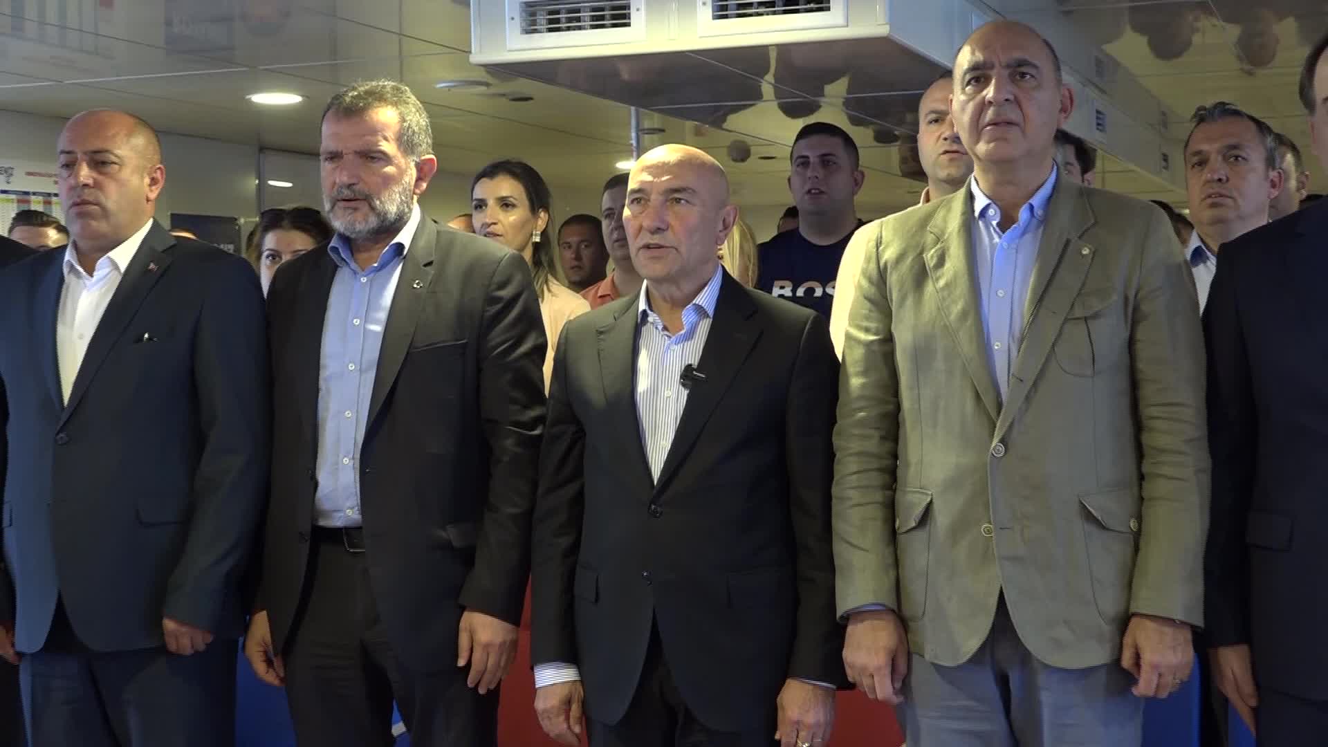 İZDENİZ TOPLU İŞ SÖZLEŞMESİ TÖRENİNDE KONUŞAN TUNÇ SOYER: “İZMİR GİBİ BİR TÜRKİYE YARATMAK İÇİN ÖNÜMÜZDE FIRSAT VAR”