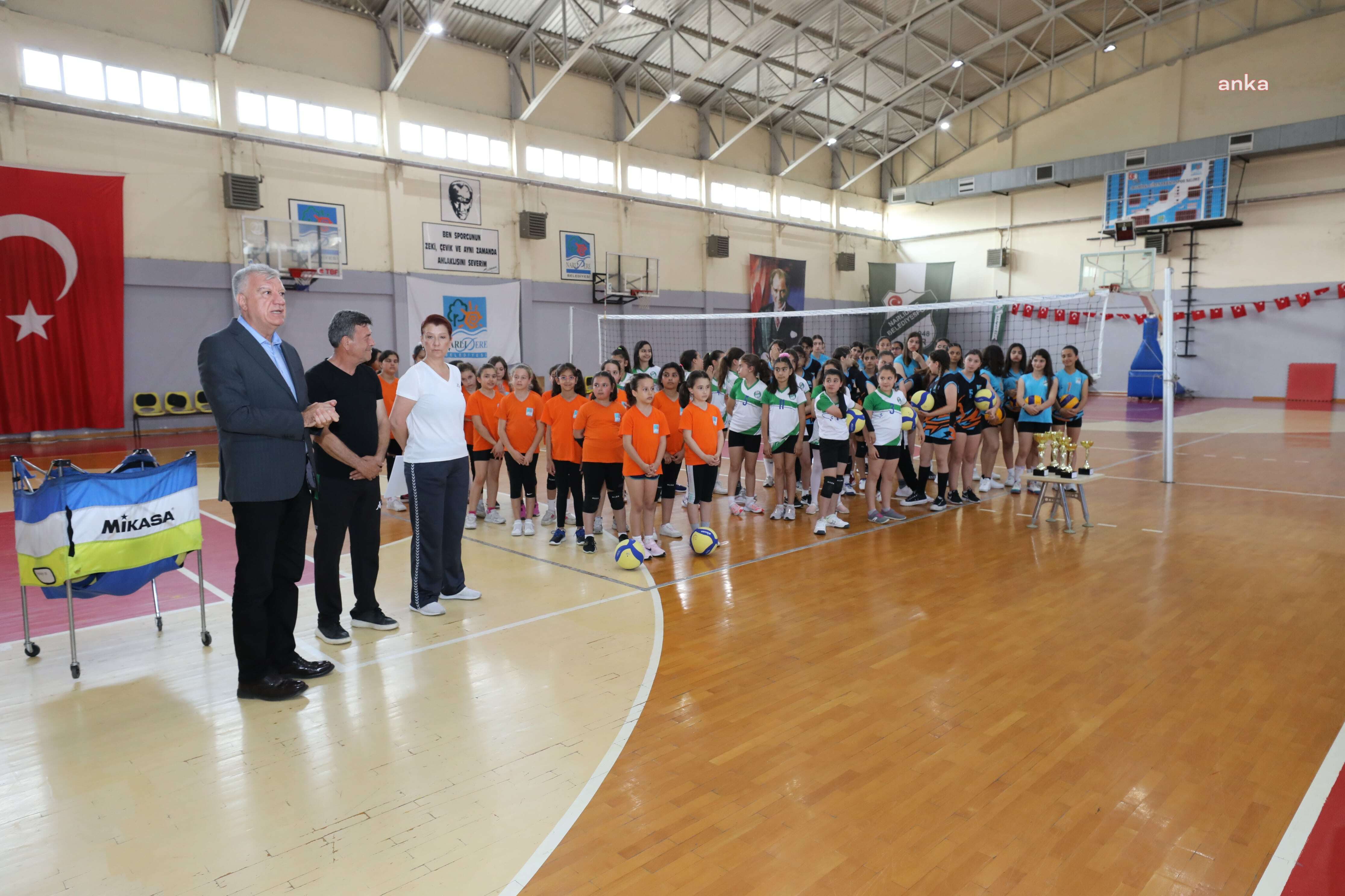 NARLIDERE BELEDİYESİ'NİN SPOR OKULLARINDA SERTİFİKA HEYECANI