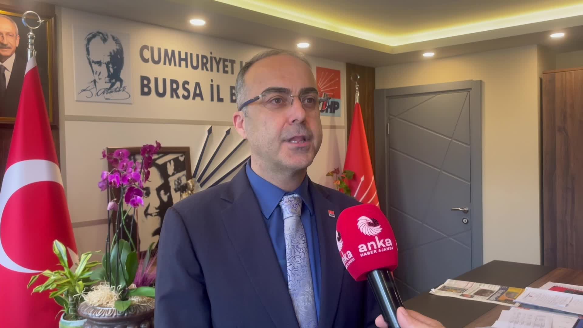 KILIÇDAROĞLU'NUN KATILDIĞI 'MEVZULAR AÇIK MİKROFON' PROGRAMININ BURSA'DA YAYINLANACAĞI DİJİTAL EKRAN, AKP'NİN İTİRAZI ÜZERİNE KALDIRILDI