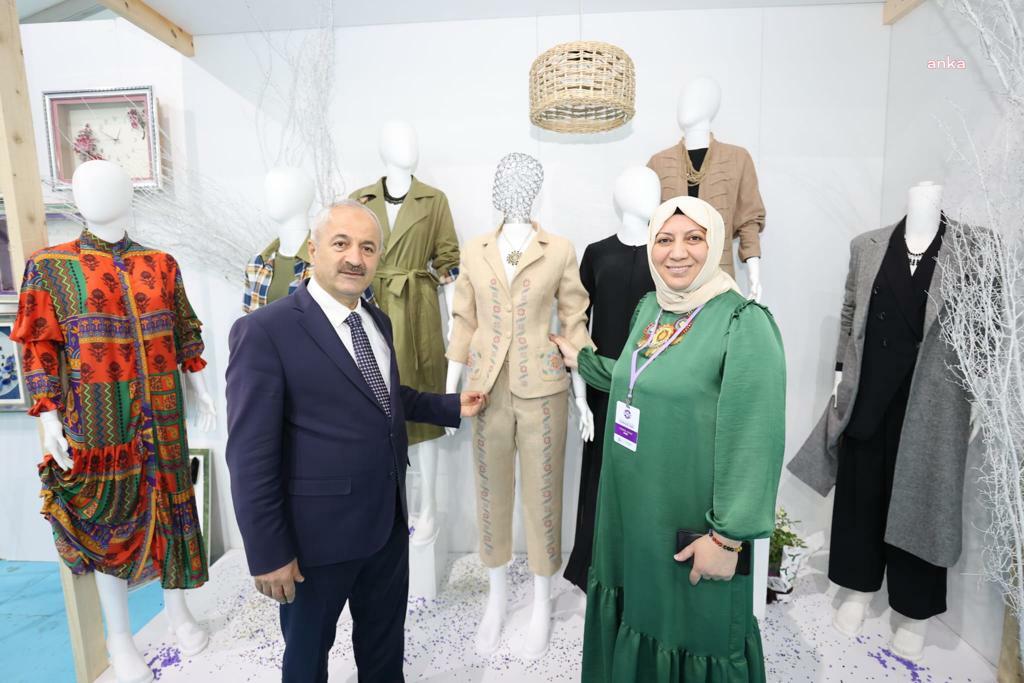 ÇUVALDAN KIYAFET DİKTİ, ALMAN MODACILARDAN TEKLİF GELDİ