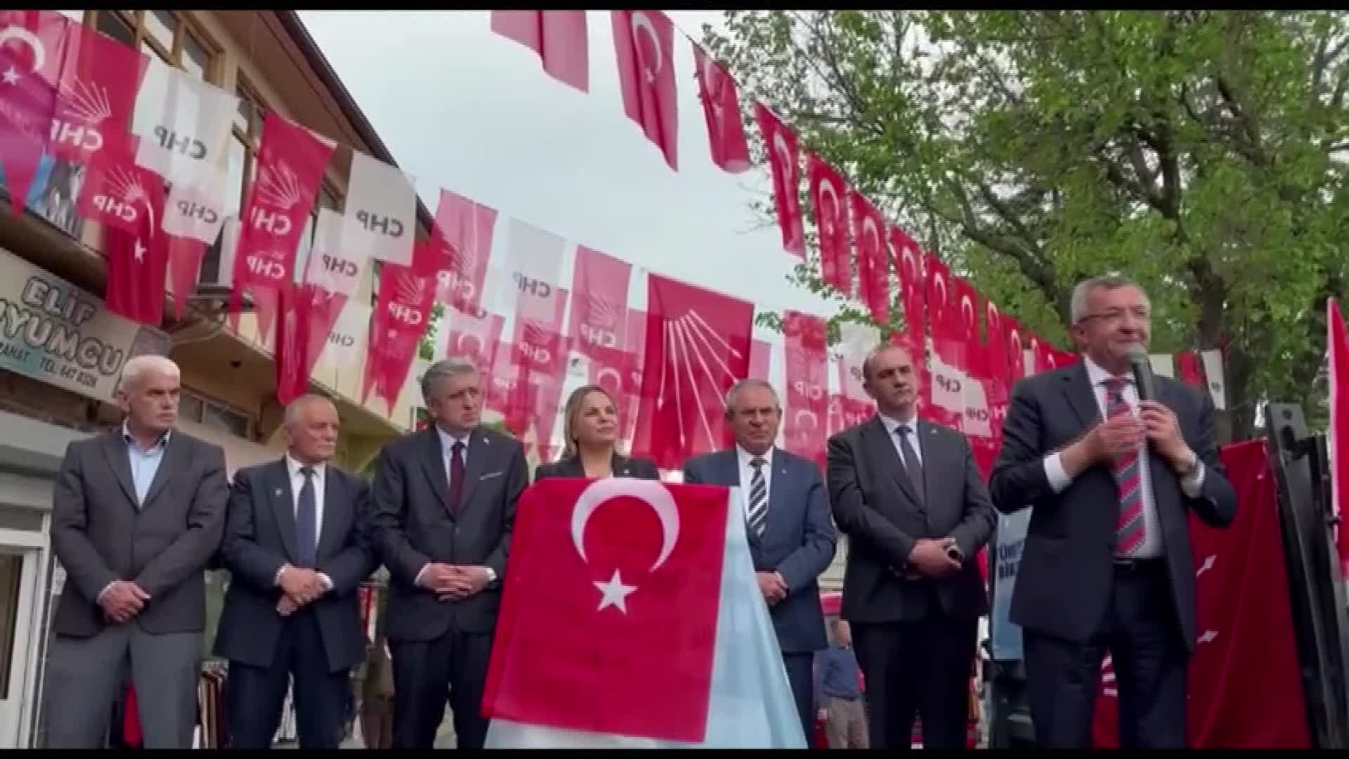 ENGİN ALTAY: "KADINLARI SAHİPLENDİRECEKLERMİŞ YAZIKLAR OLSUN BU KAFAYA BU ZİHNİYETE"